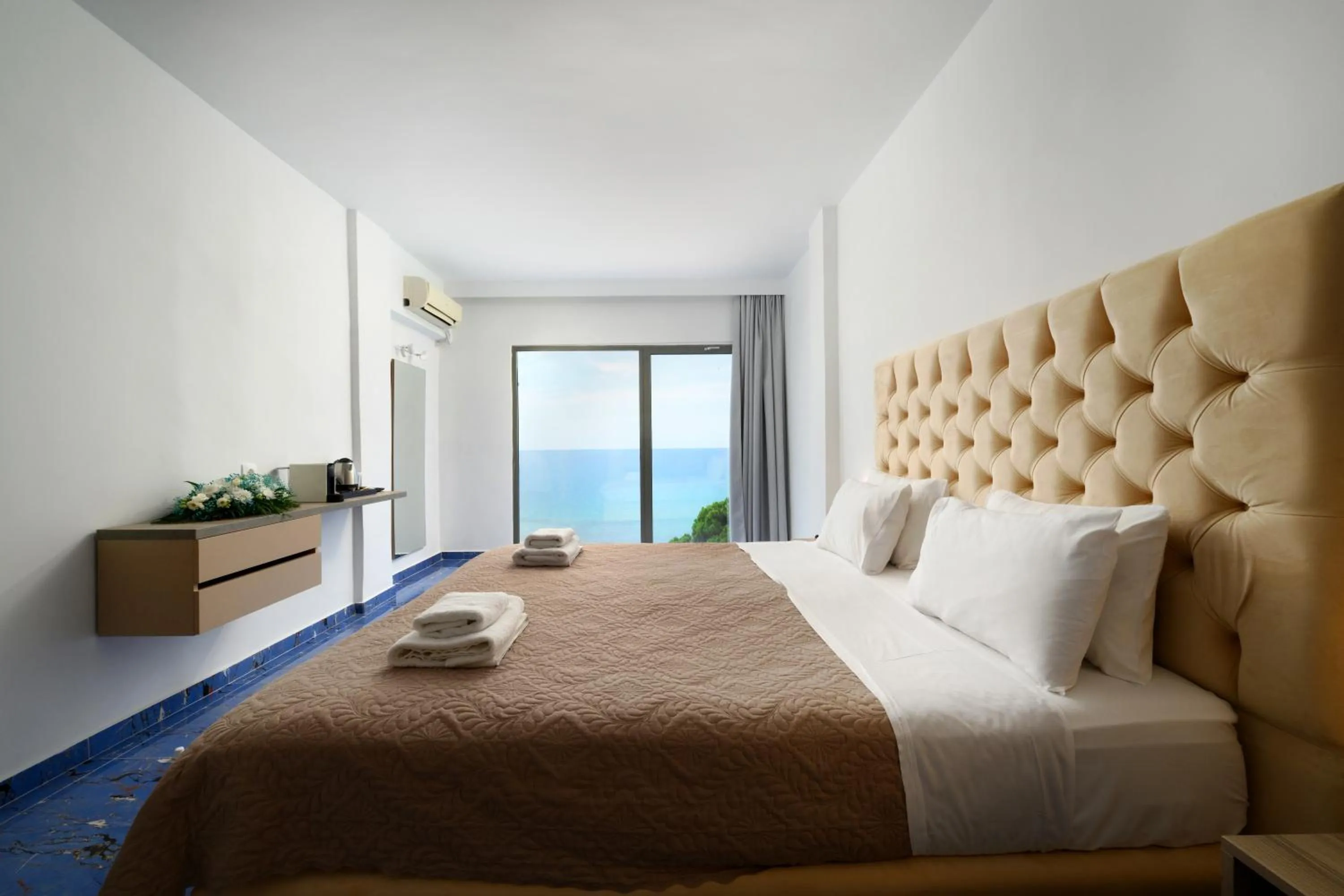 Bedroom, Bed in Ninos Grand Beach Resort