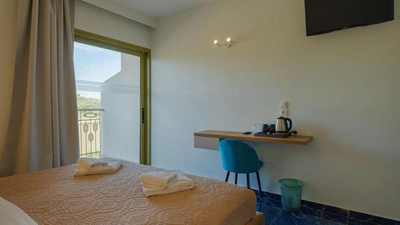 Bedroom, Bed in Ninos Grand Beach Resort