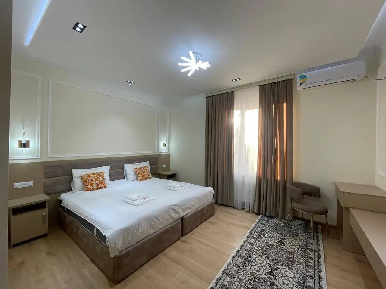 Large Double Room - single occupancy in Anor Qal'a Large Double Room - single occupancy in Anor Qal'a