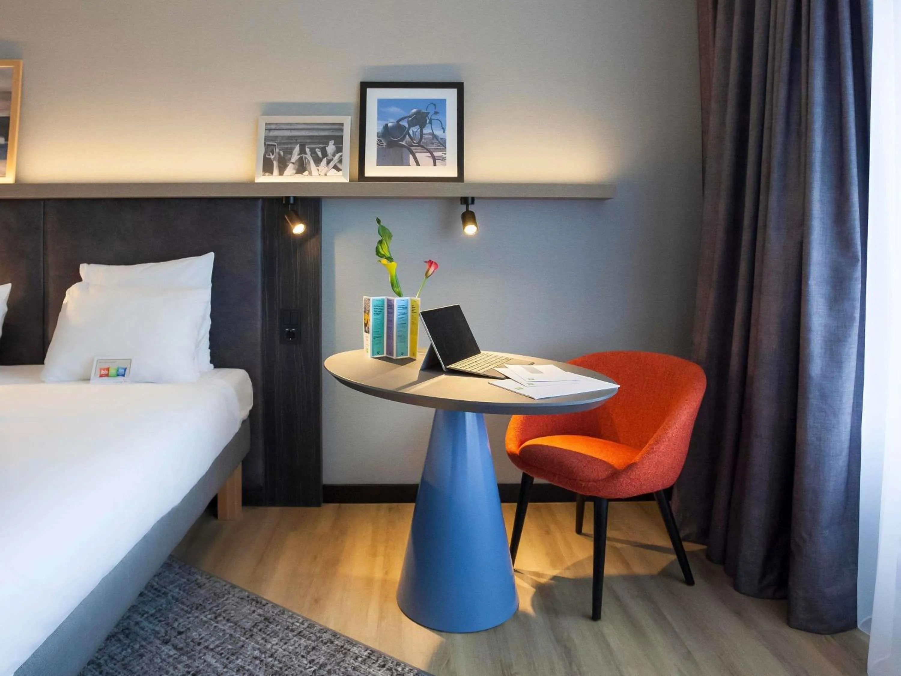 Bedroom, Bed in ibis Styles Den Haag Scheveningen