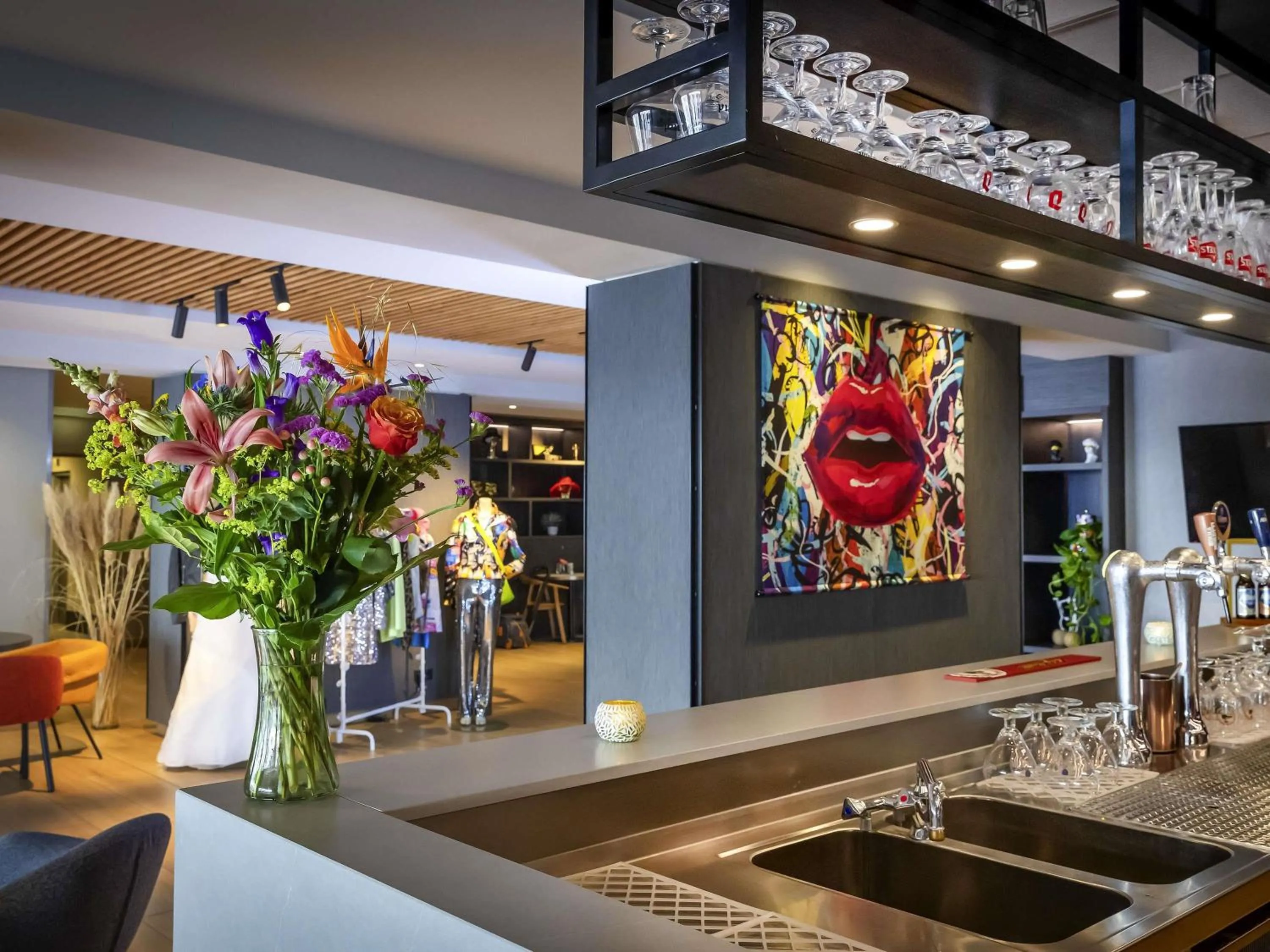 Lounge or bar in ibis Styles Den Haag Scheveningen