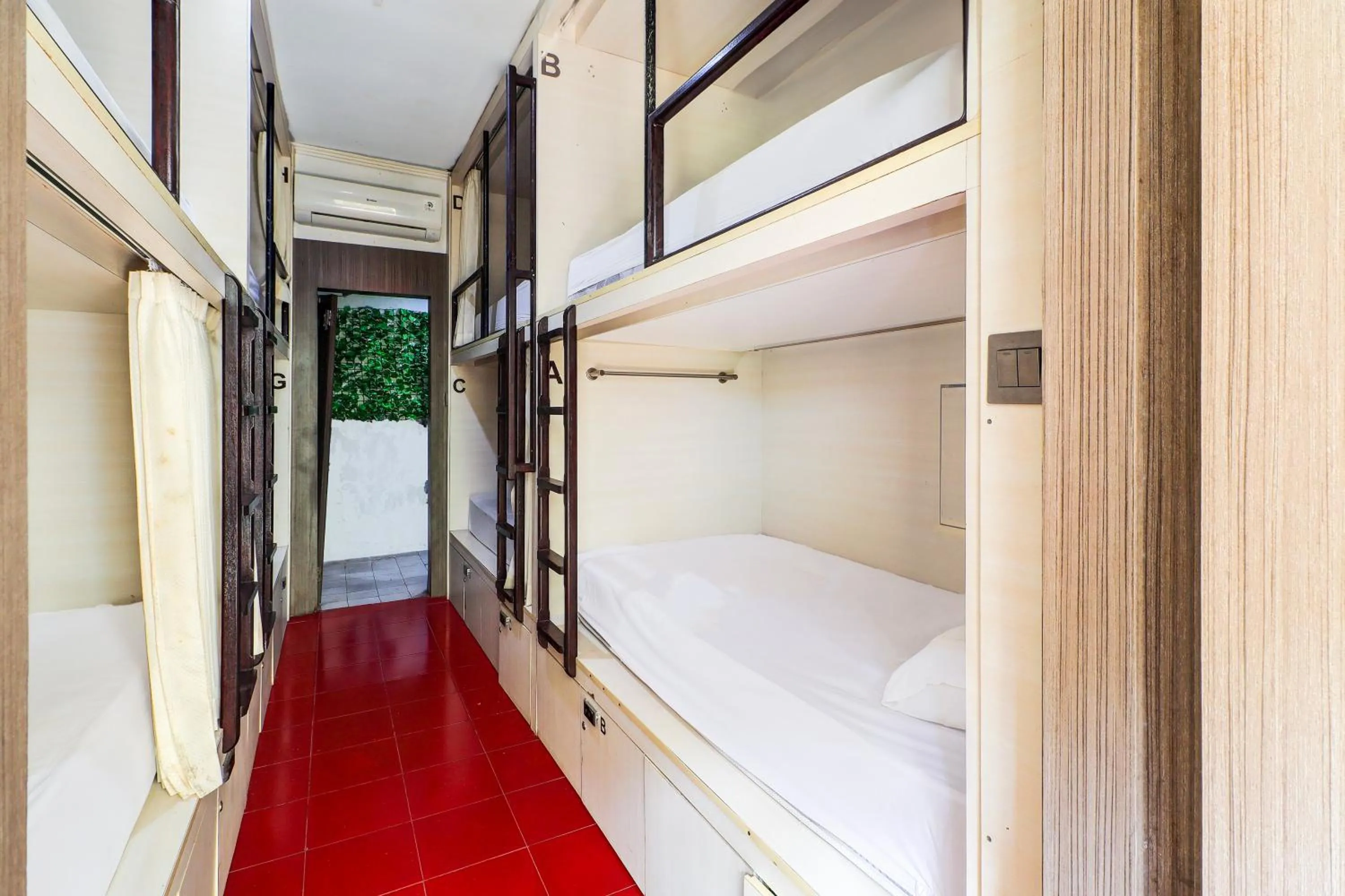 bunk bed, Bed in Collection O Legian Near Bimc Hospital Nusa Uda Formerly Anna Kuta Inn