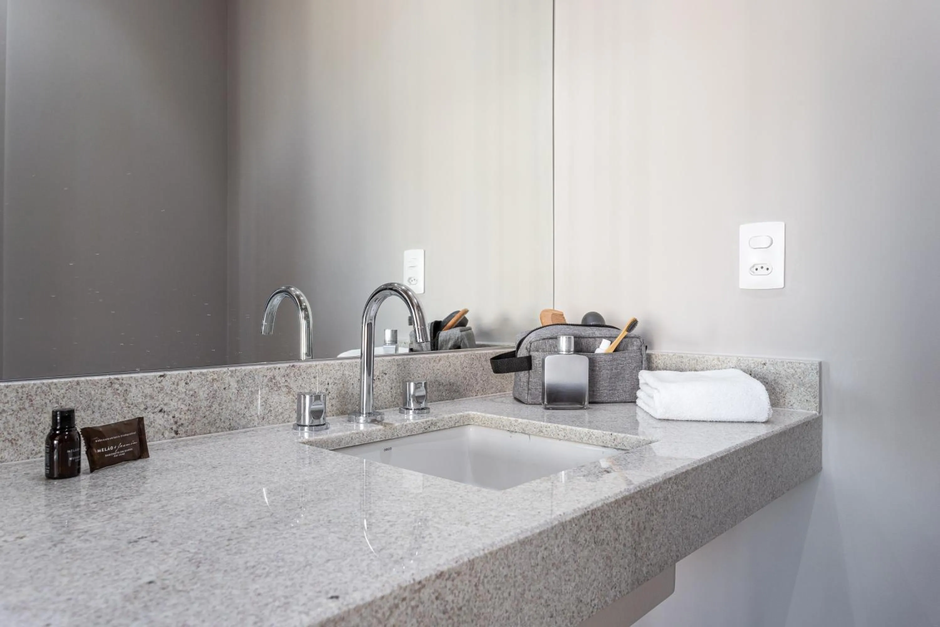 Bathroom in Next Haddock by Viva - Apartamentos próximos ao MASP e a metros da Estação Consolação e Avenida Paulista