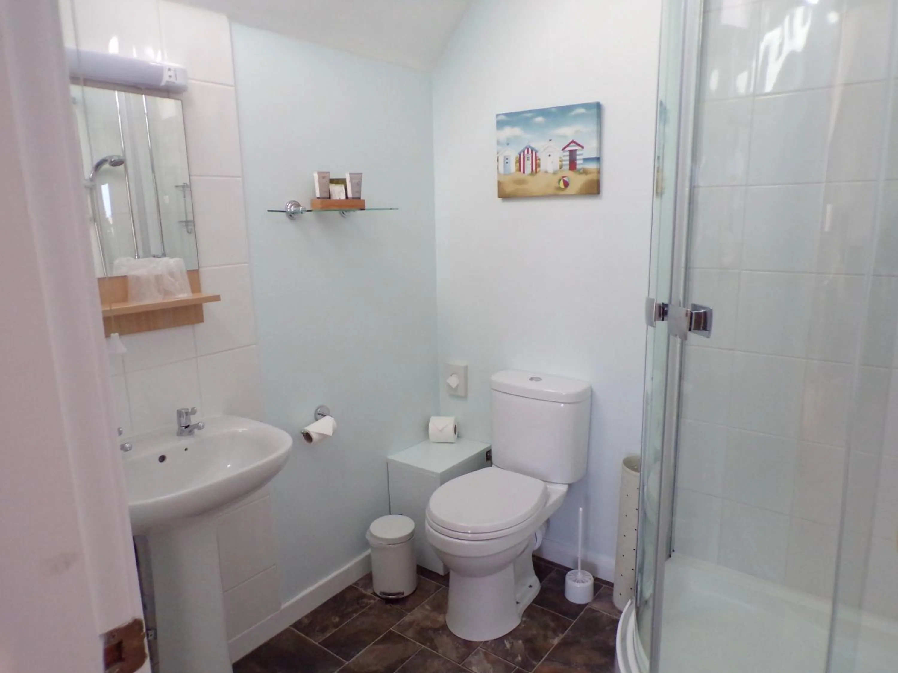 Bathroom in Shaftesbury Hotel Dundee