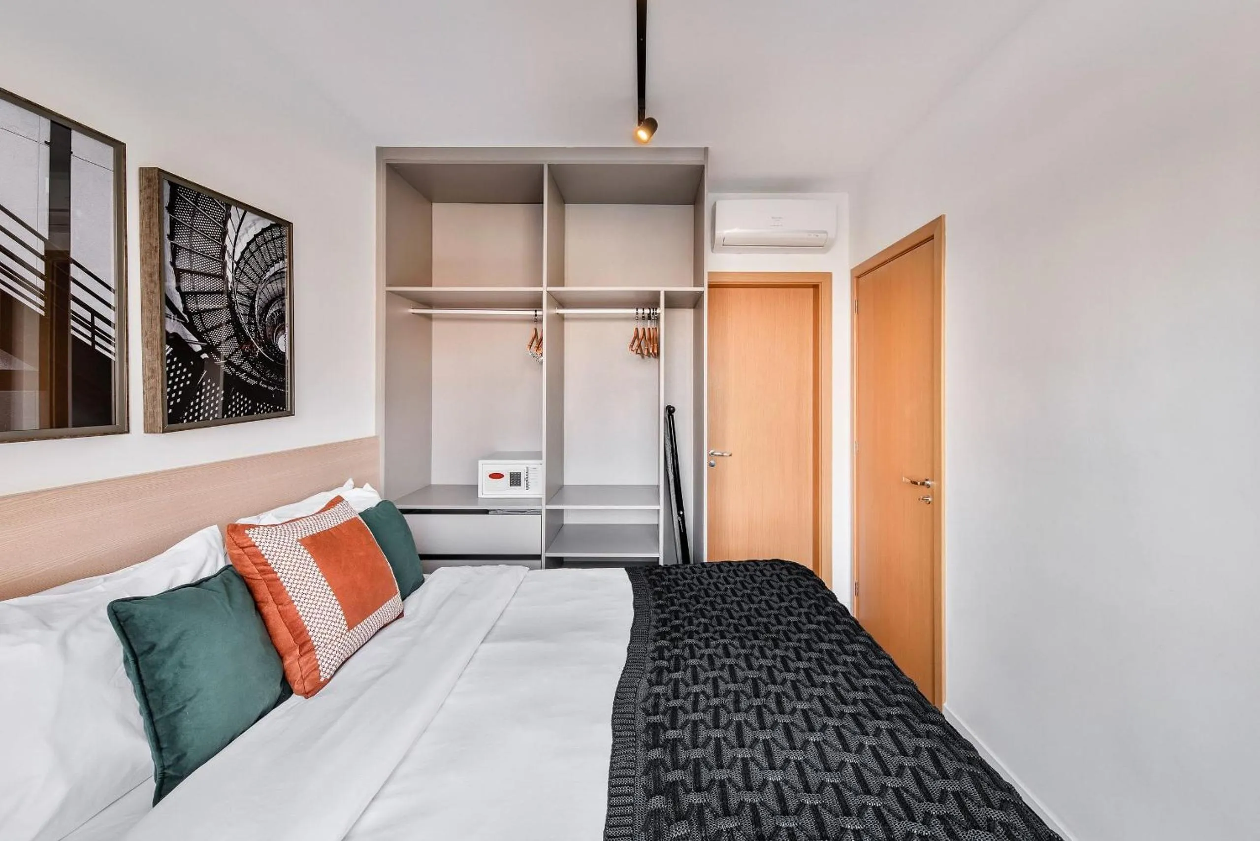 Photo of the whole room, Bed in Homelike by Viva - Apartamentos completos em Pinheiros a uma quadra da Faria Lima