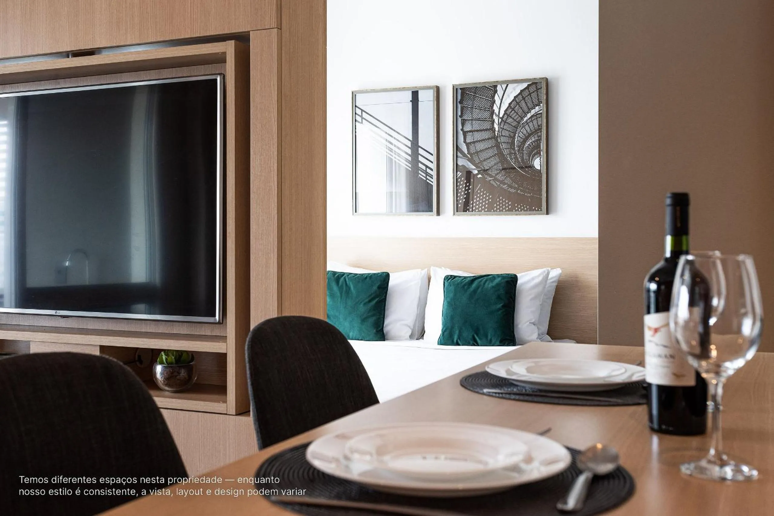 TV and multimedia in Homelike by Viva - Apartamentos completos em Pinheiros a uma quadra da Faria Lima