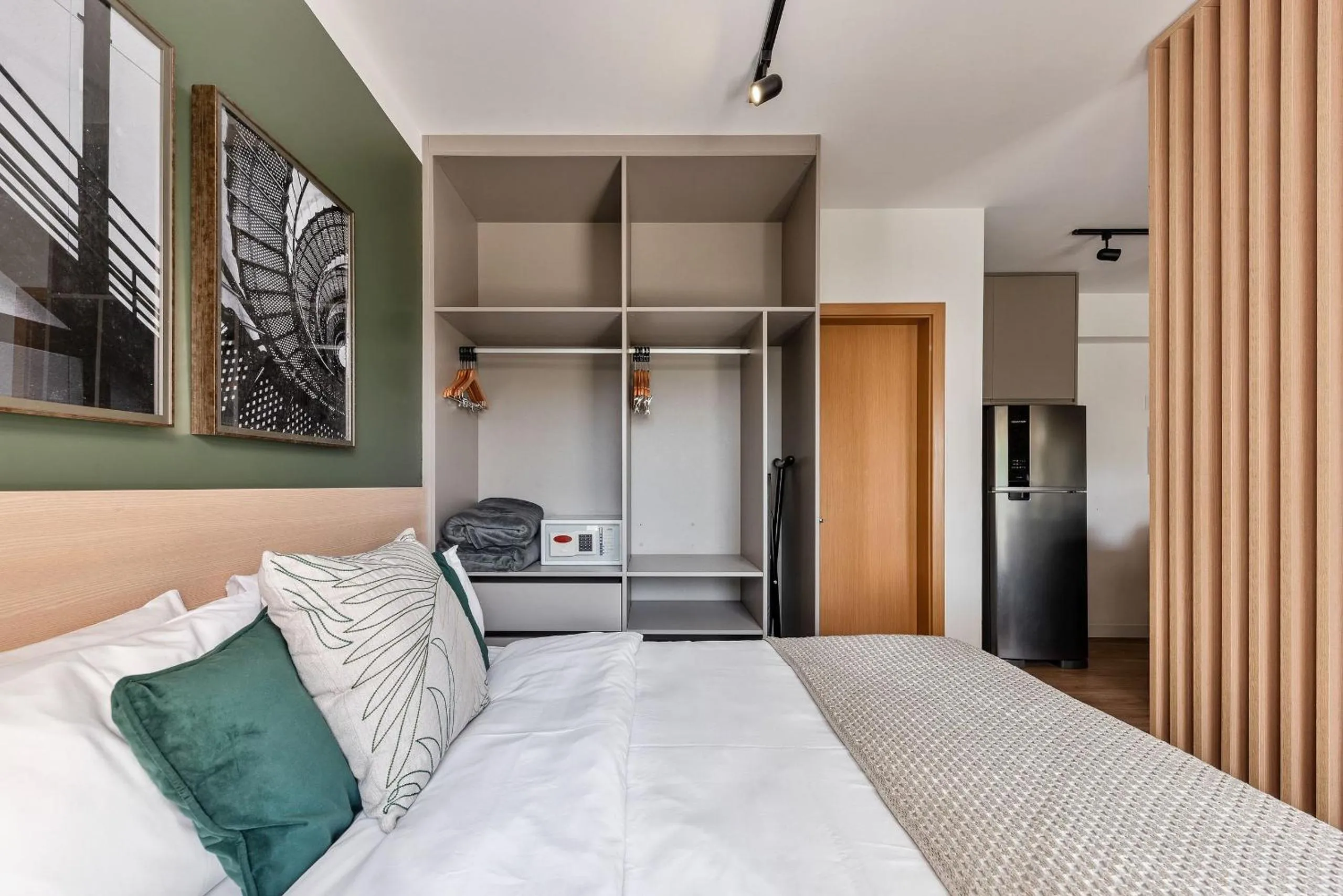 Photo of the whole room, Bed in Homelike by Viva - Apartamentos completos em Pinheiros a uma quadra da Faria Lima