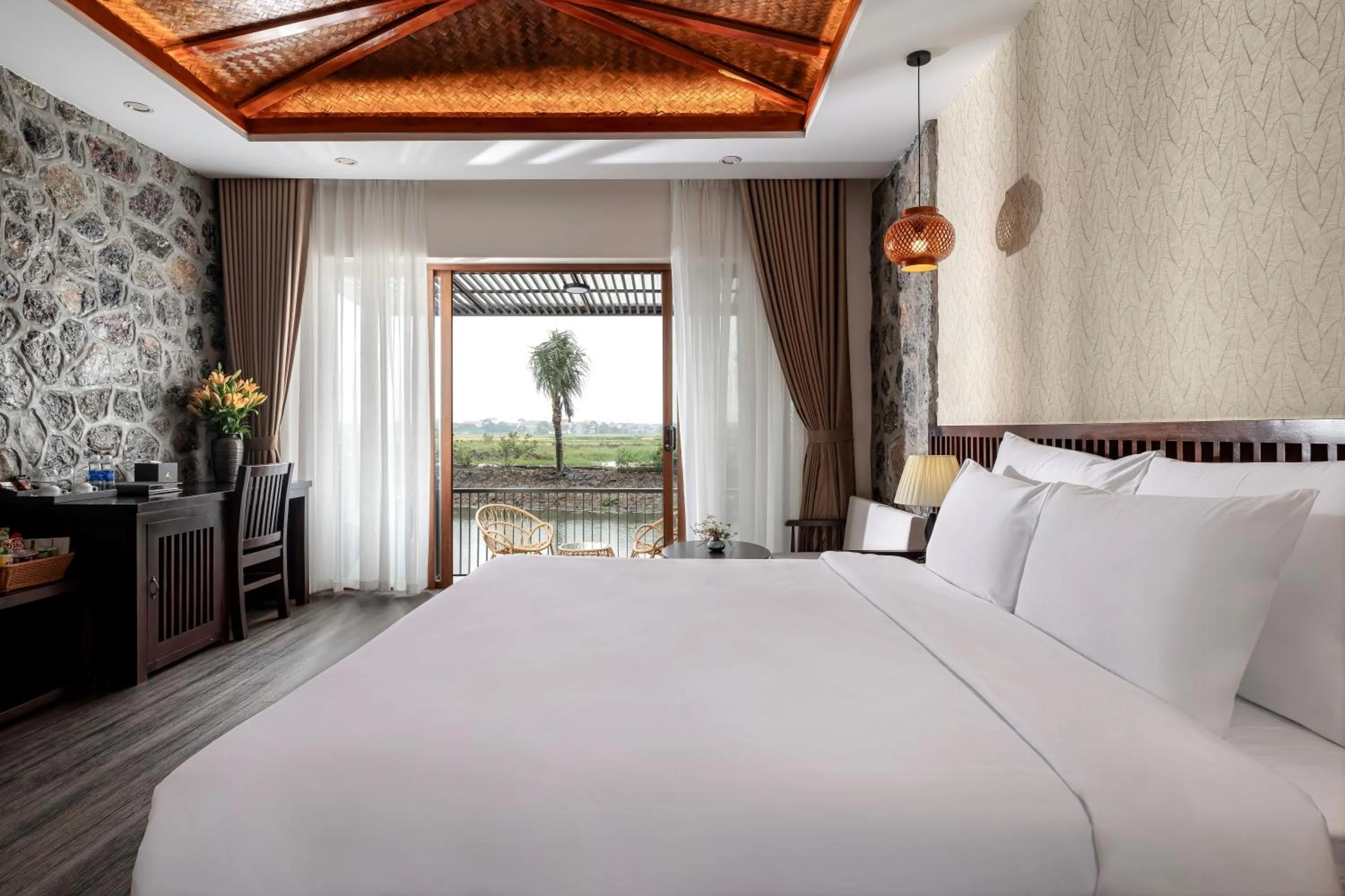 Bed in Athena Premier Resort Ninh Bình