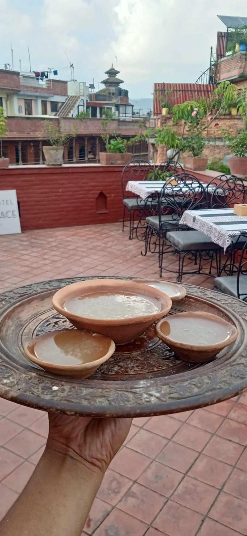 Restaurant/places to eat in Cosy Hotel