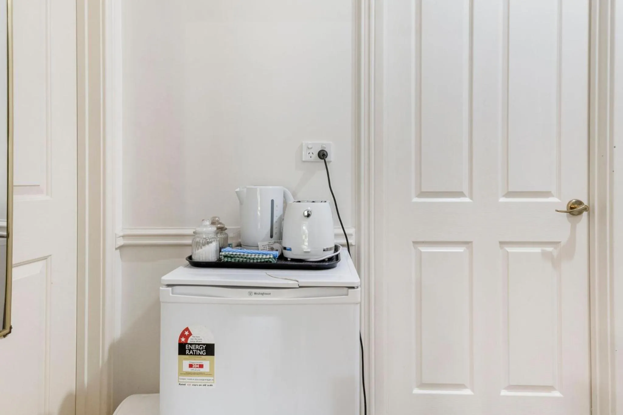 Inn The Tuarts Guest Lodge