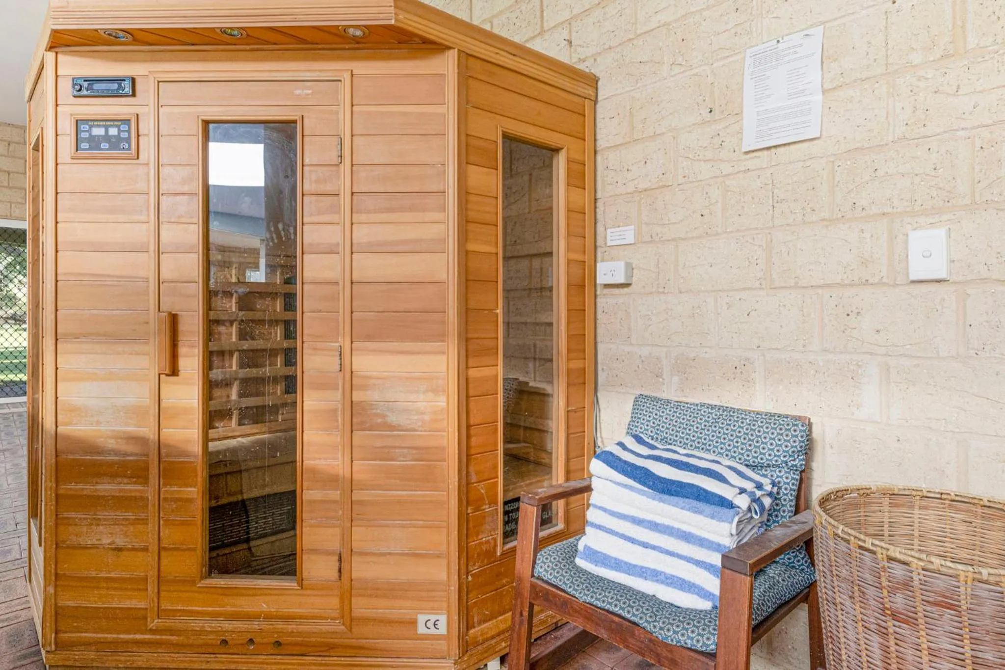 Inn The Tuarts Guest Lodge