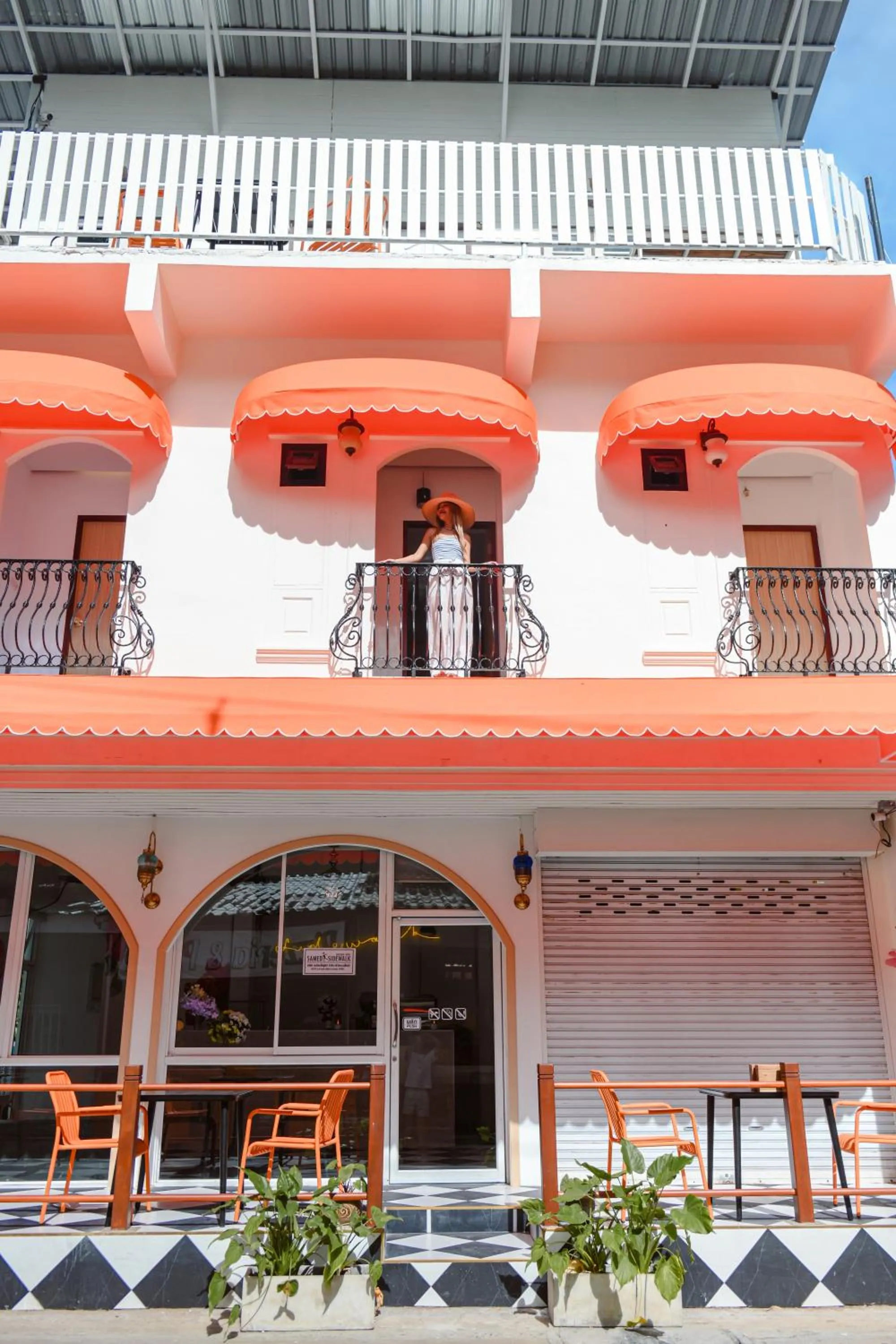 Sidewalk Boutique Hotel