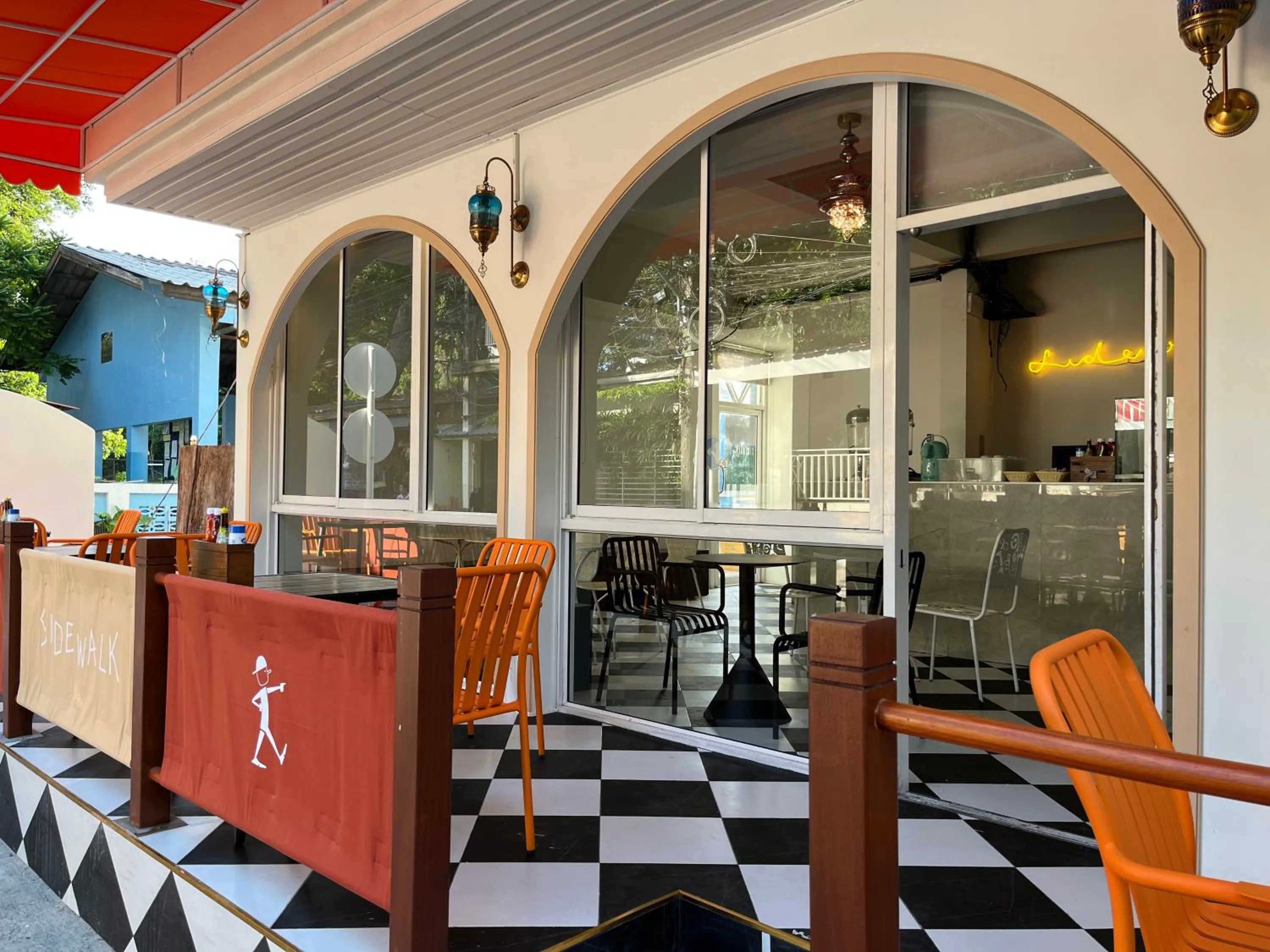 Sidewalk Boutique Hotel