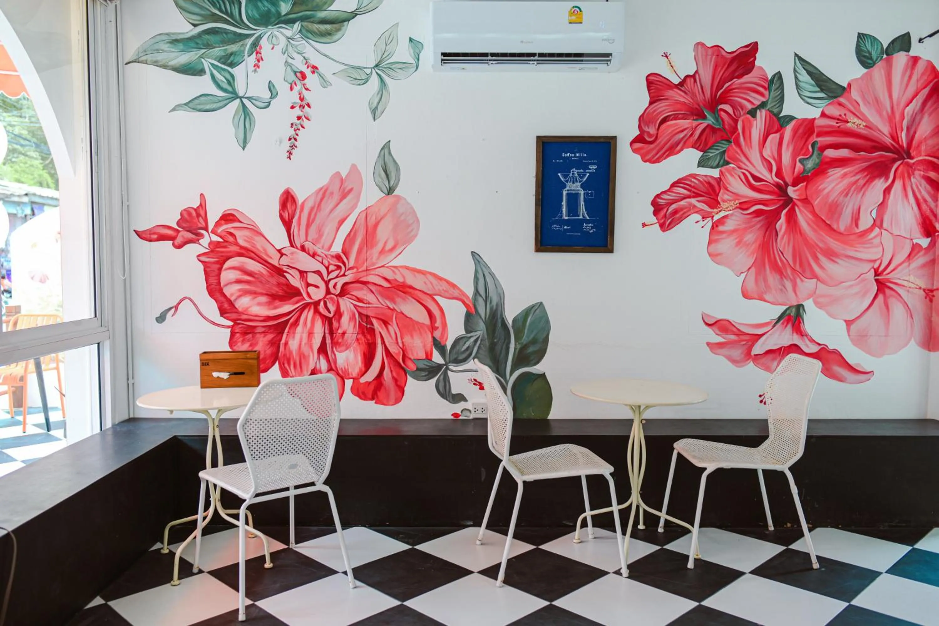 Sidewalk Boutique Hotel