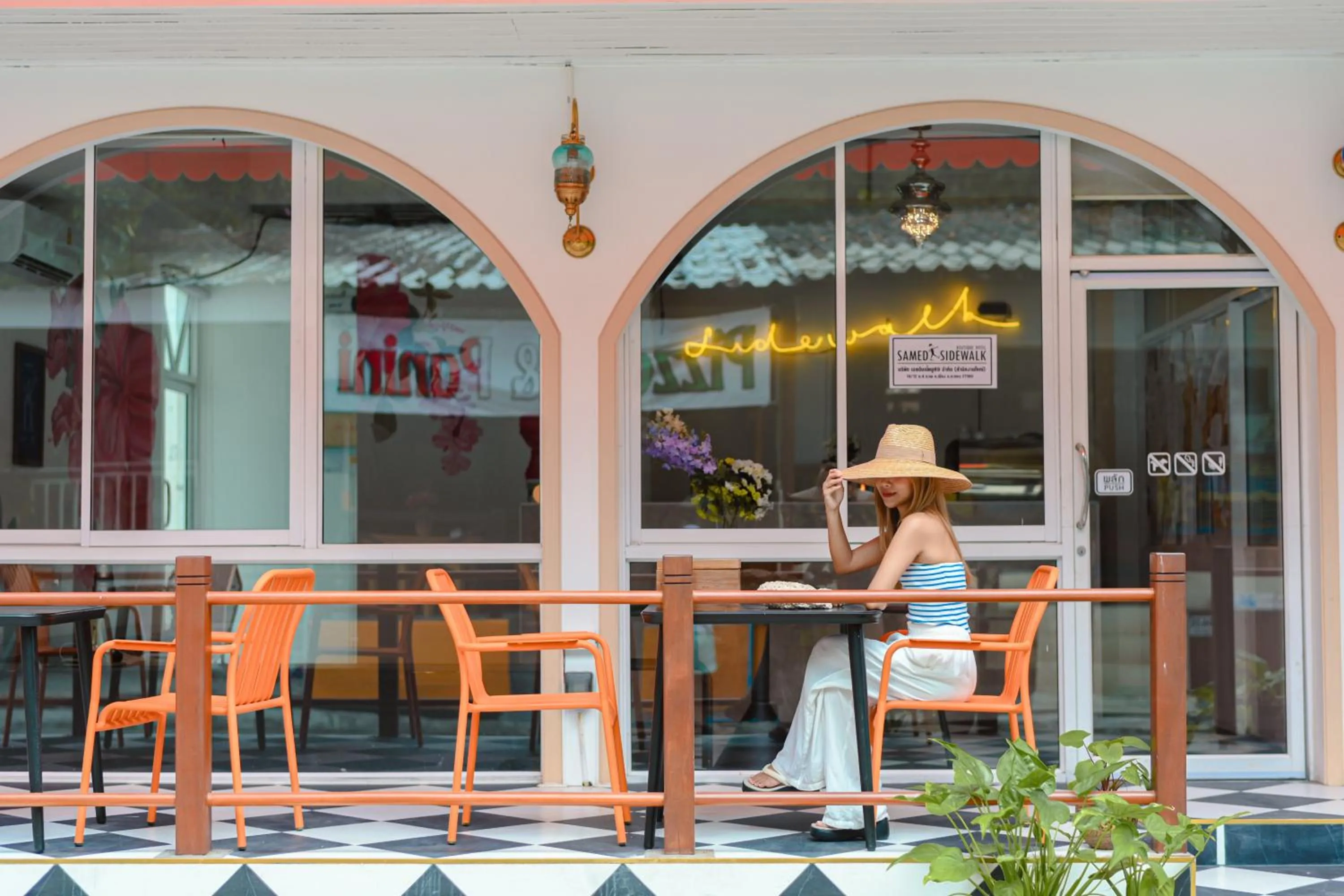 Sidewalk Boutique Hotel