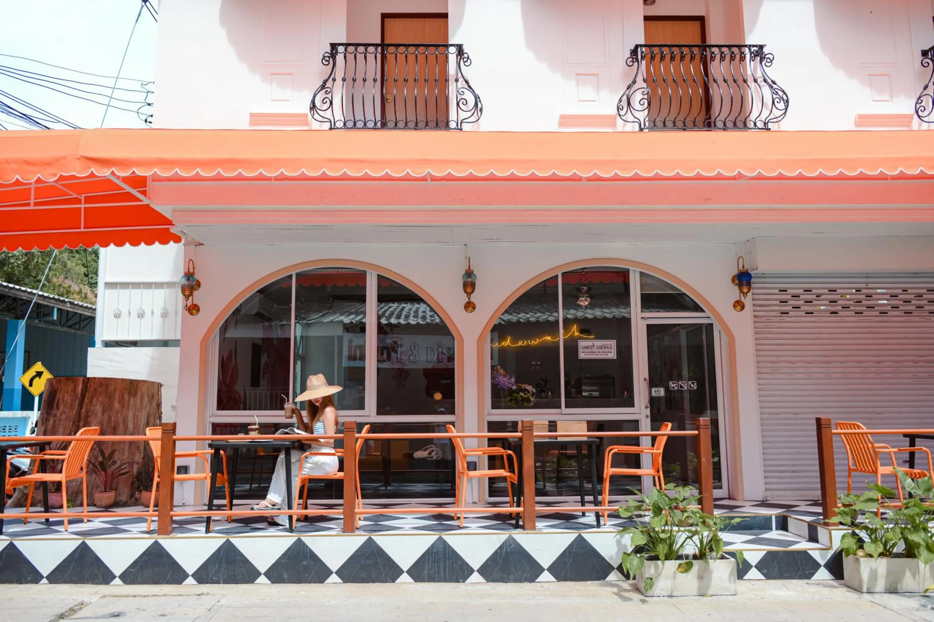 Sidewalk Boutique Hotel