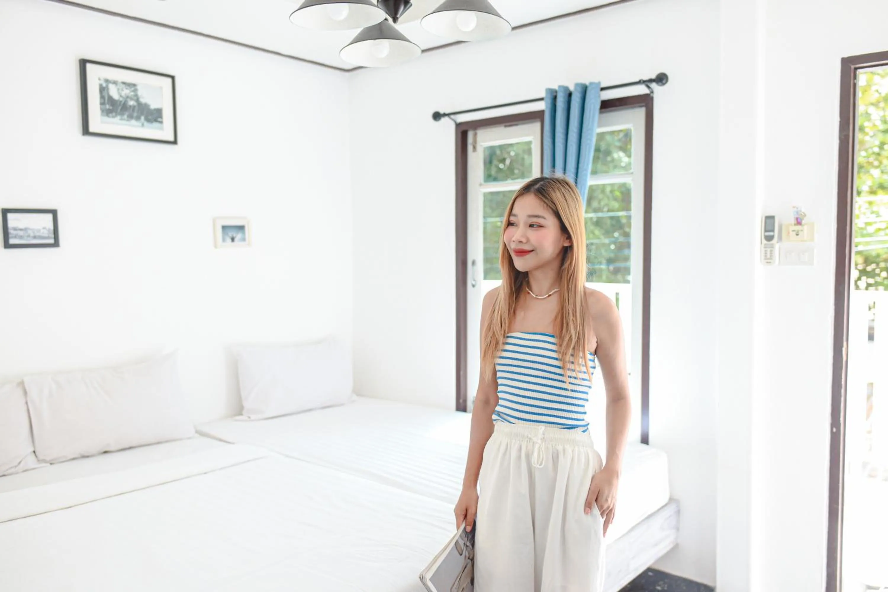 Bedroom, Bed in Sidewalk Boutique Hotel