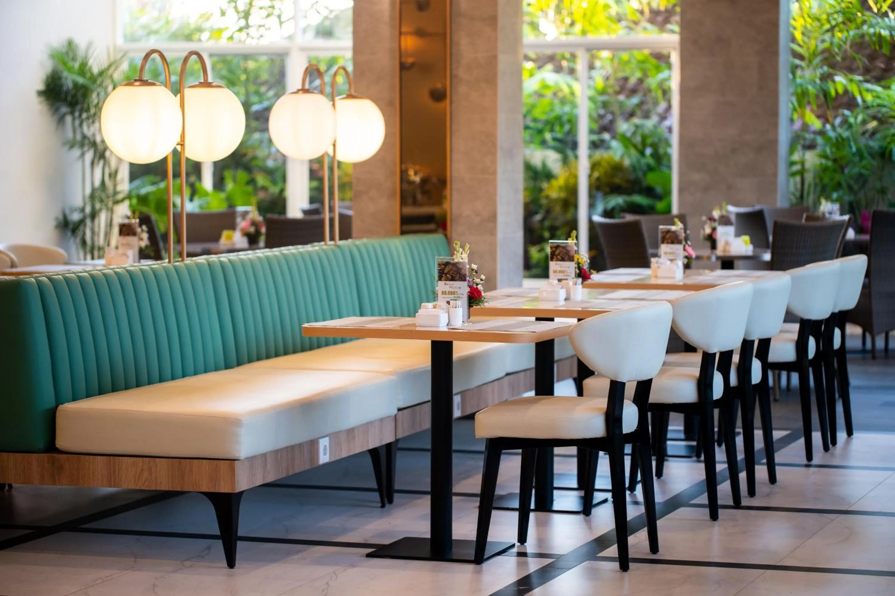 Restaurant/places to eat in RV Hotel Gianyar