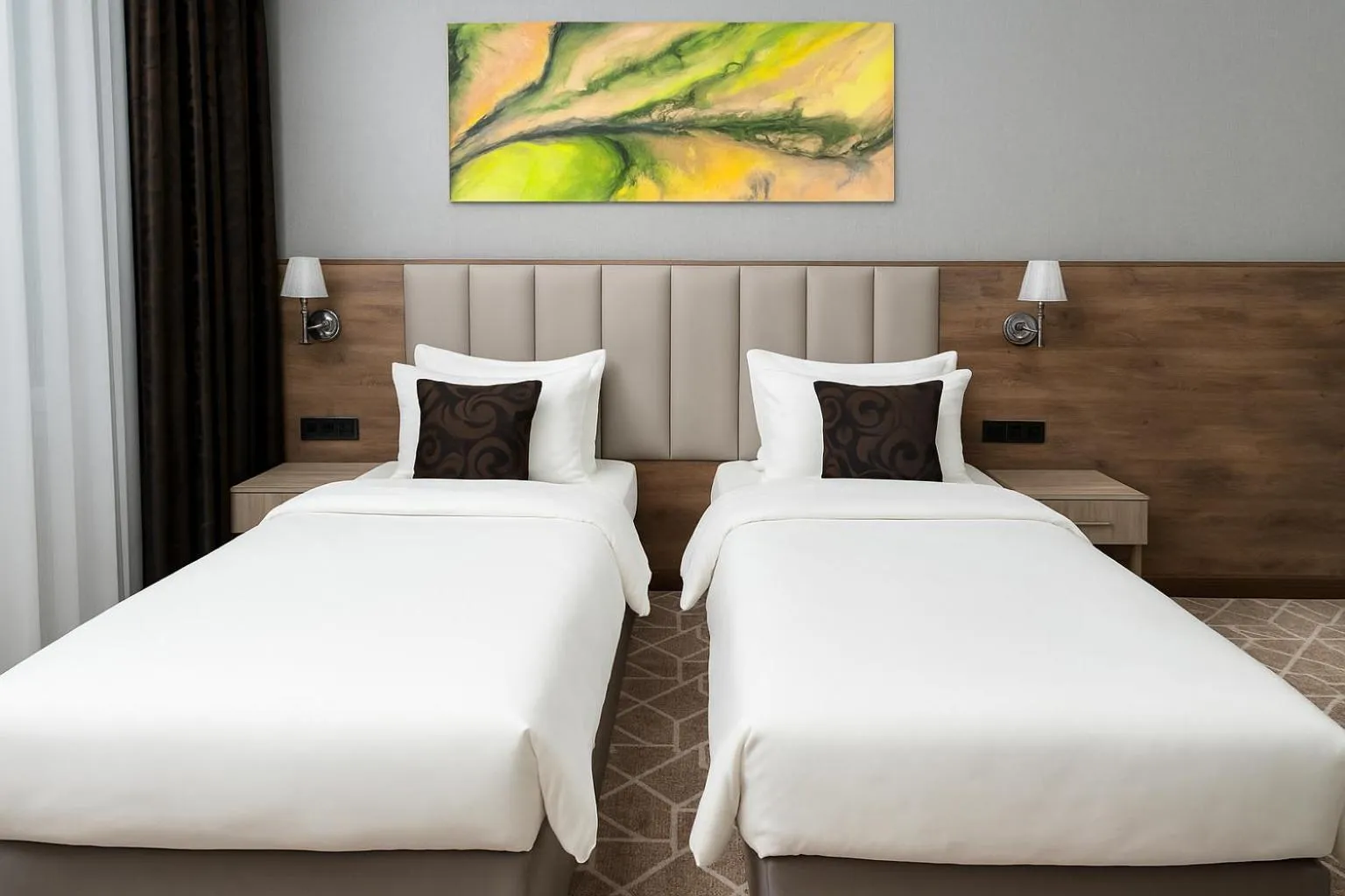 Bed in Tauke Khan Plaza