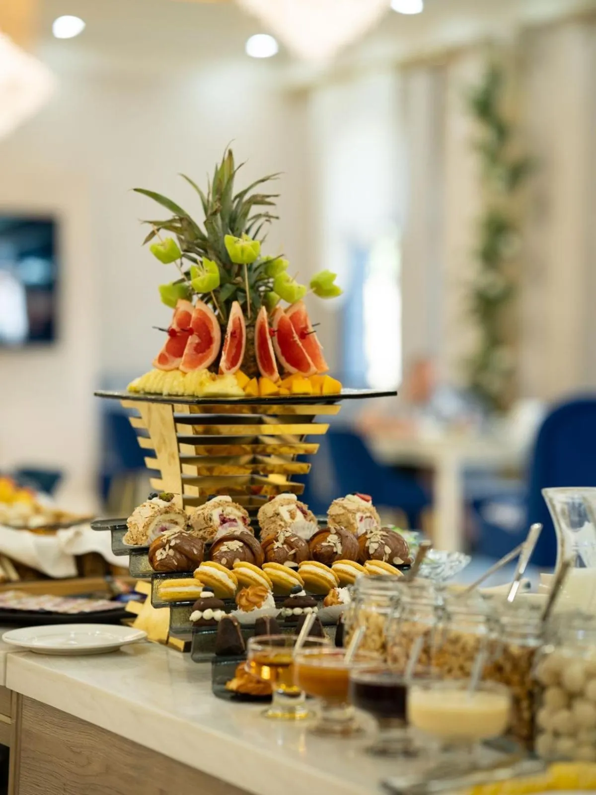 Restaurant/places to eat in Tauke Khan Plaza