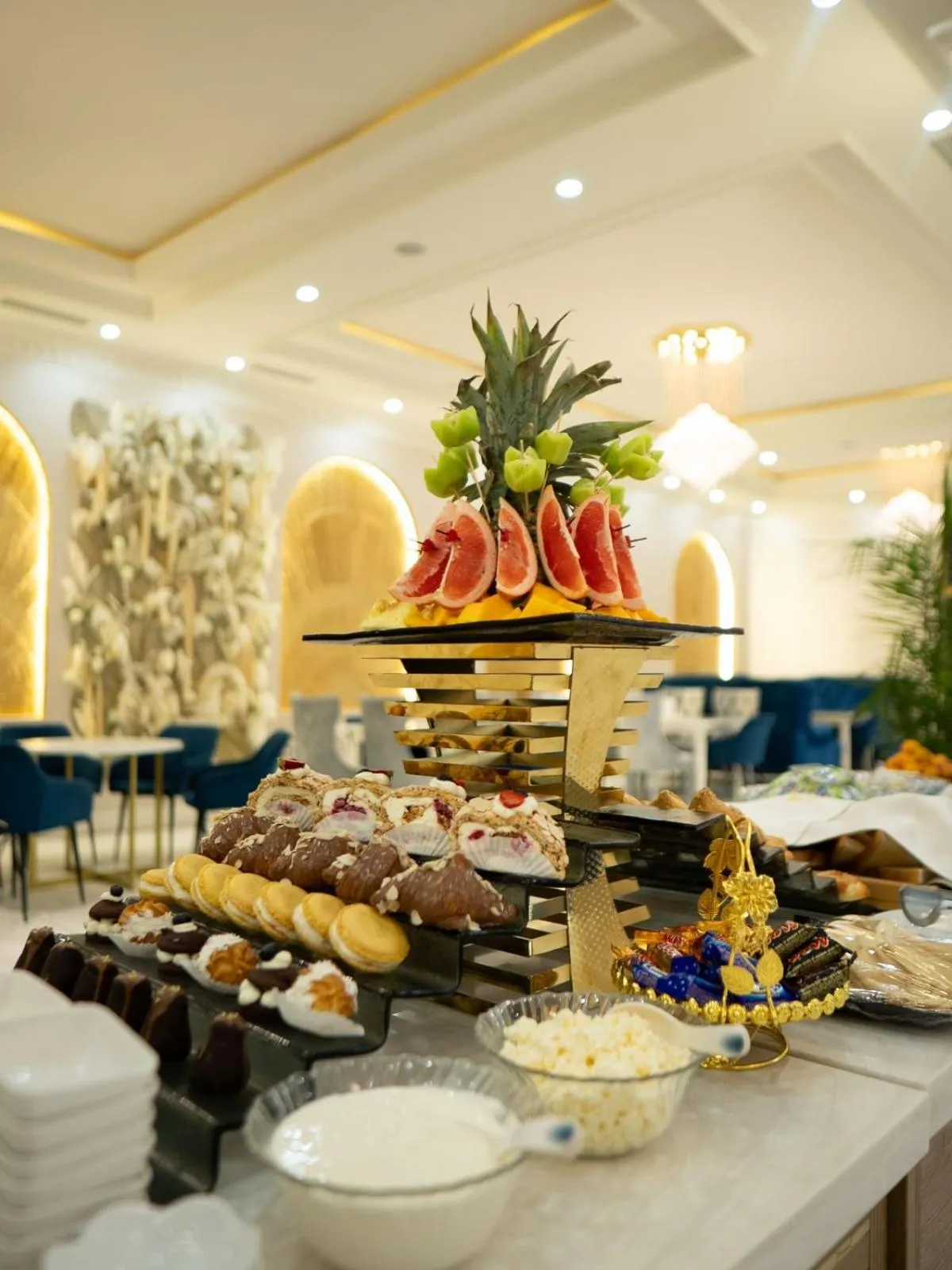 Restaurant/places to eat in Tauke Khan Plaza