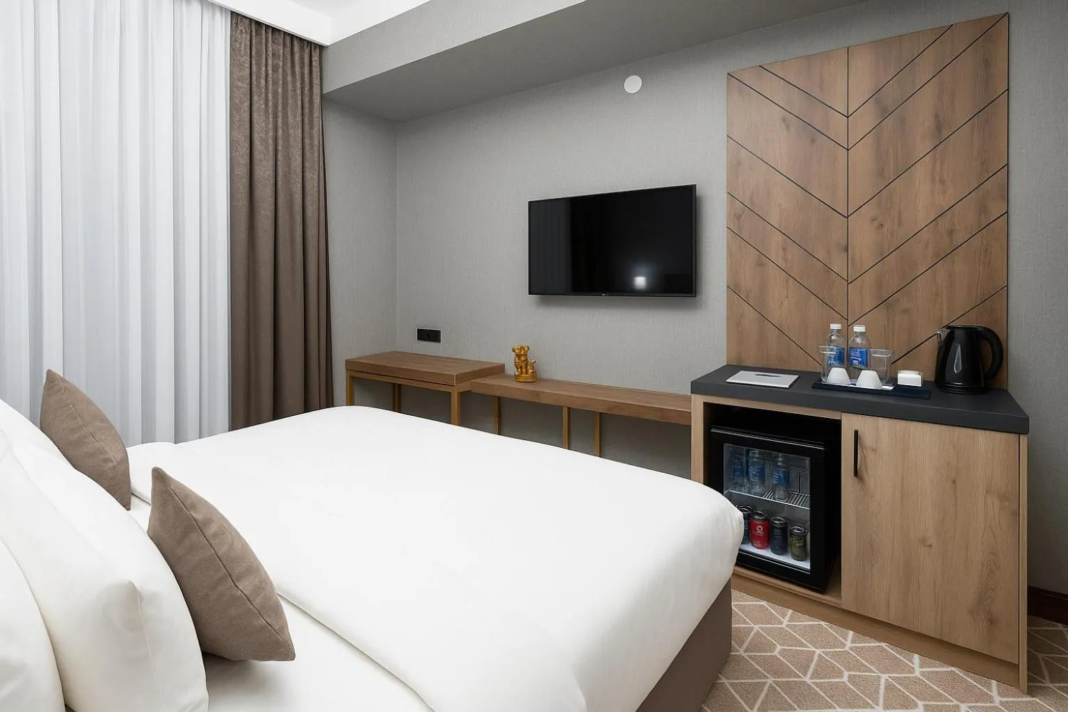 Bed in Tauke Khan Plaza