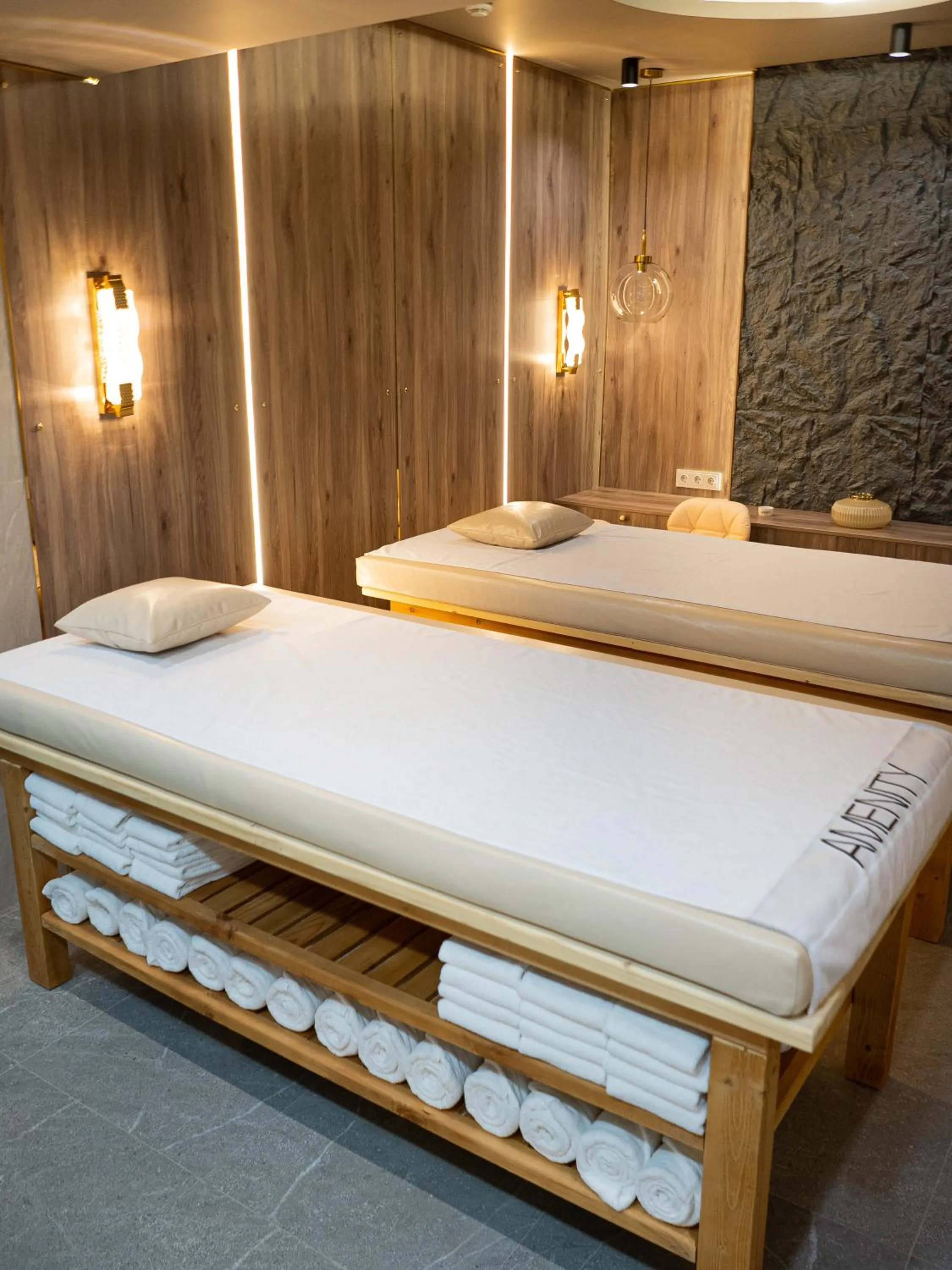 Massage, Bed in Tauke Khan Plaza