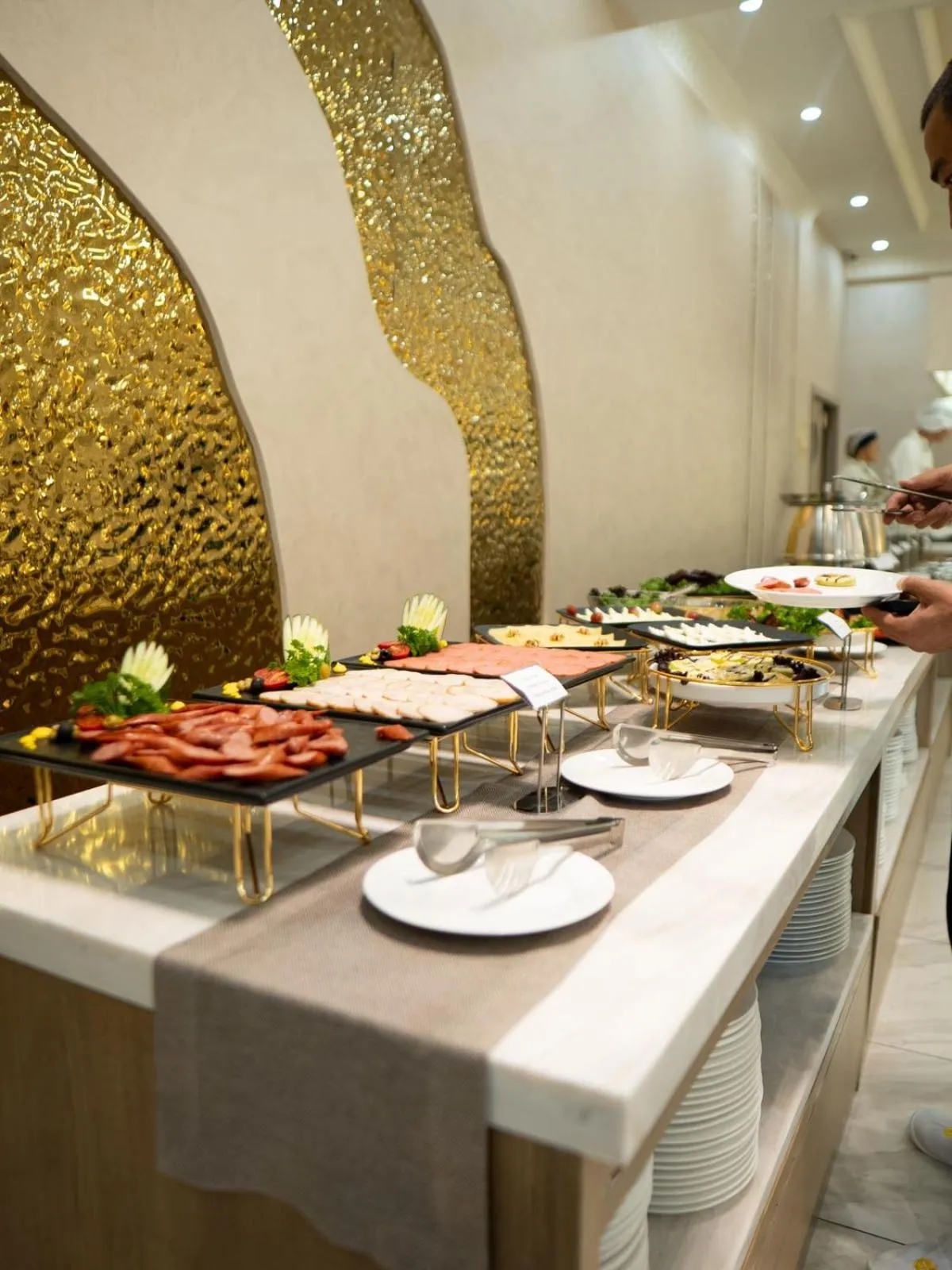 Restaurant/places to eat in Tauke Khan Plaza