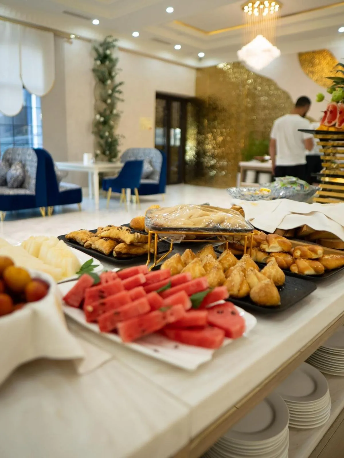 Restaurant/places to eat in Tauke Khan Plaza