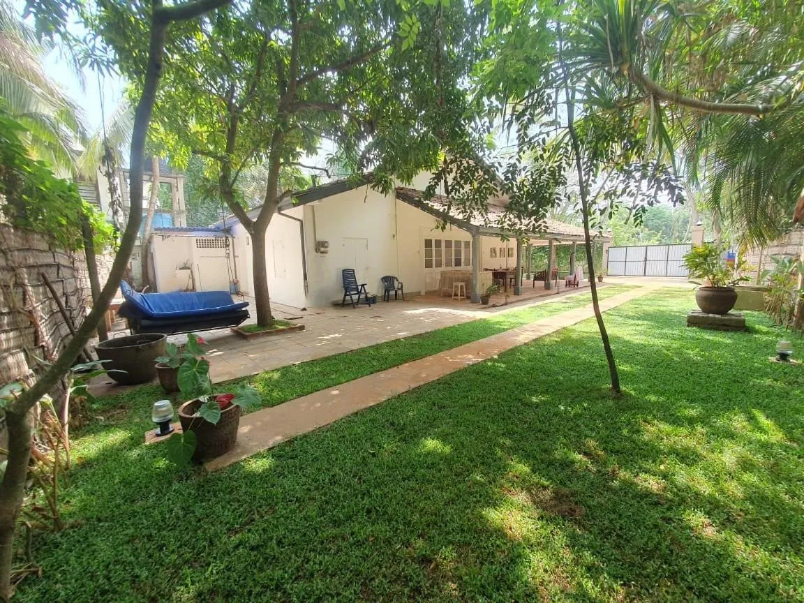 Garden view in Esperanza Beach Mawella