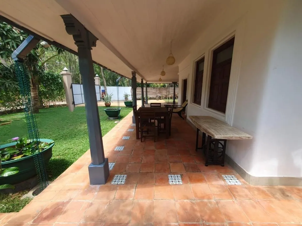 Garden in Esperanza Beach Mawella