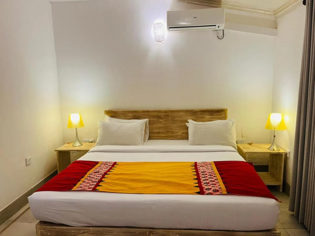 Bed in Esperanza Beach Mawella