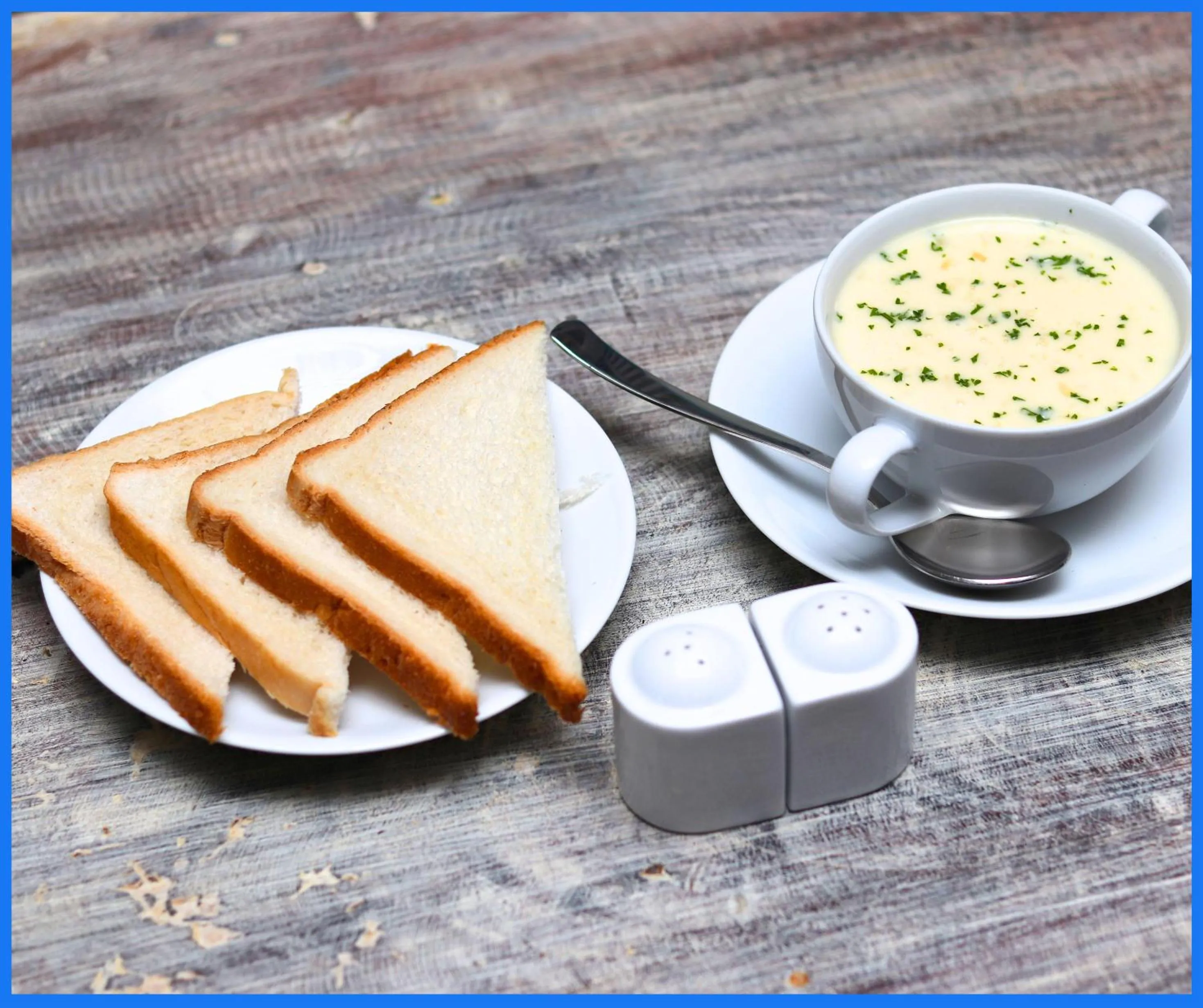 Food and drinks in Esperanza Beach Mawella