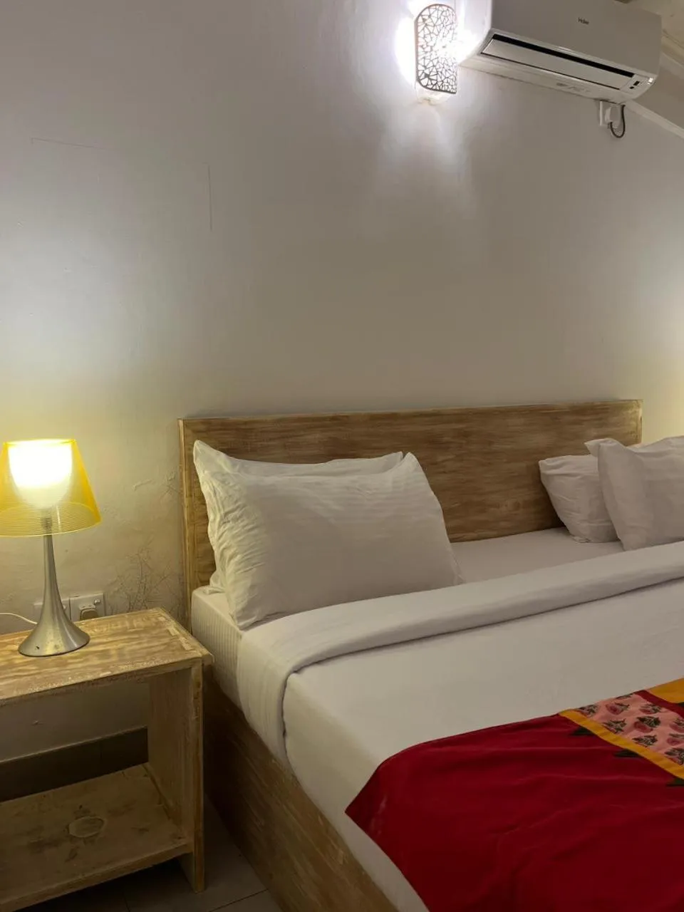 Bed in Esperanza Beach Mawella