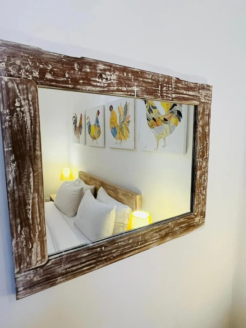 Decorative detail, Bed in Esperanza Beach Mawella