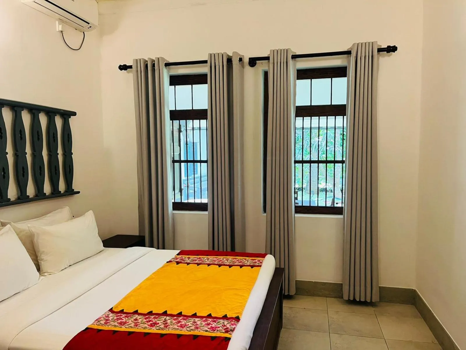 Bedroom, Bed in Esperanza Beach Mawella