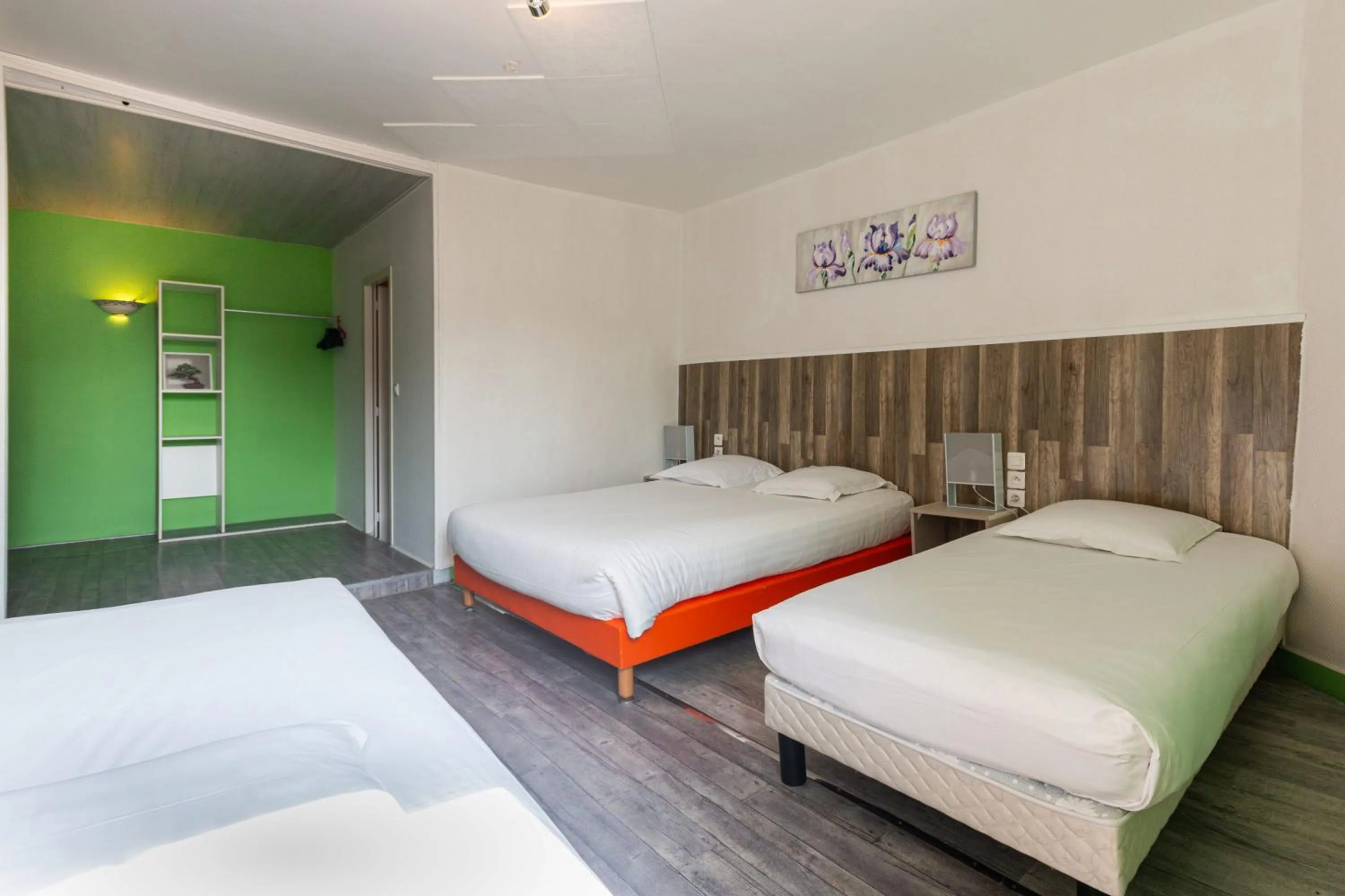 Bed in Hôtel Le Cheval Blanc