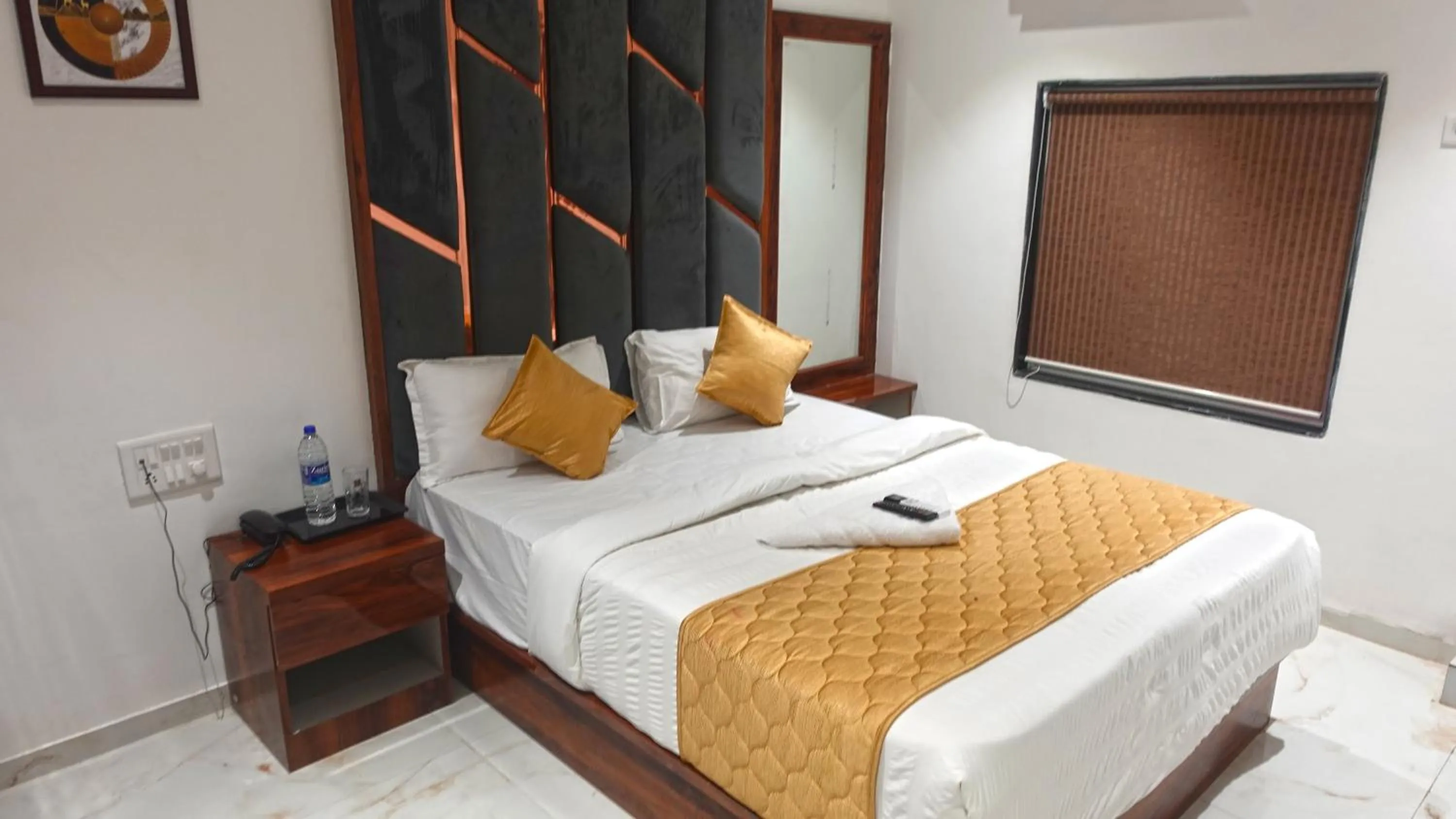 Bed in Hotel Palms Residency, Chembur Mumbai