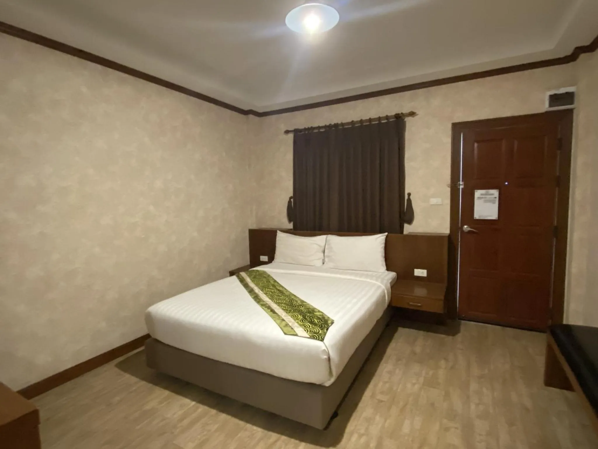 Bedroom, Bed in RoomQuest Chonburi Laem Chabang