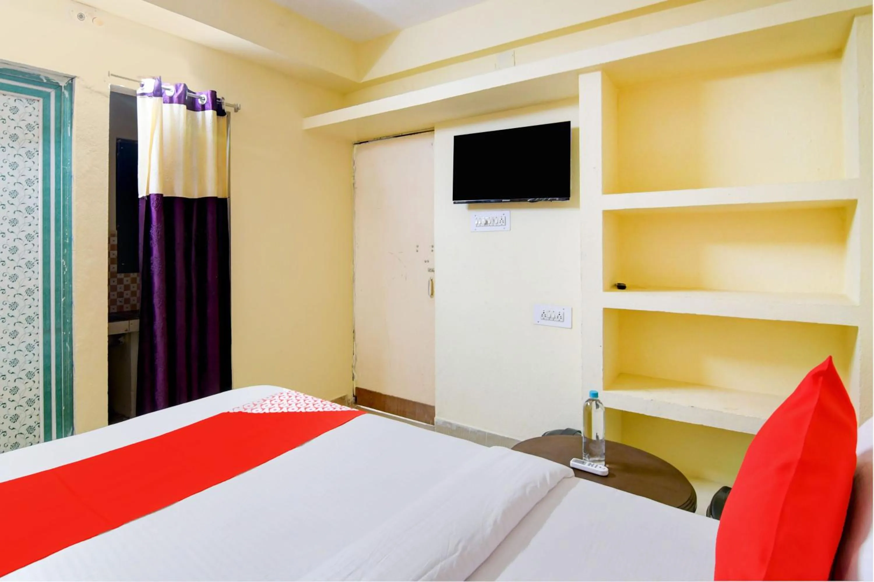 Bedroom, Bed in Hotel O Welcome Stay Guest House