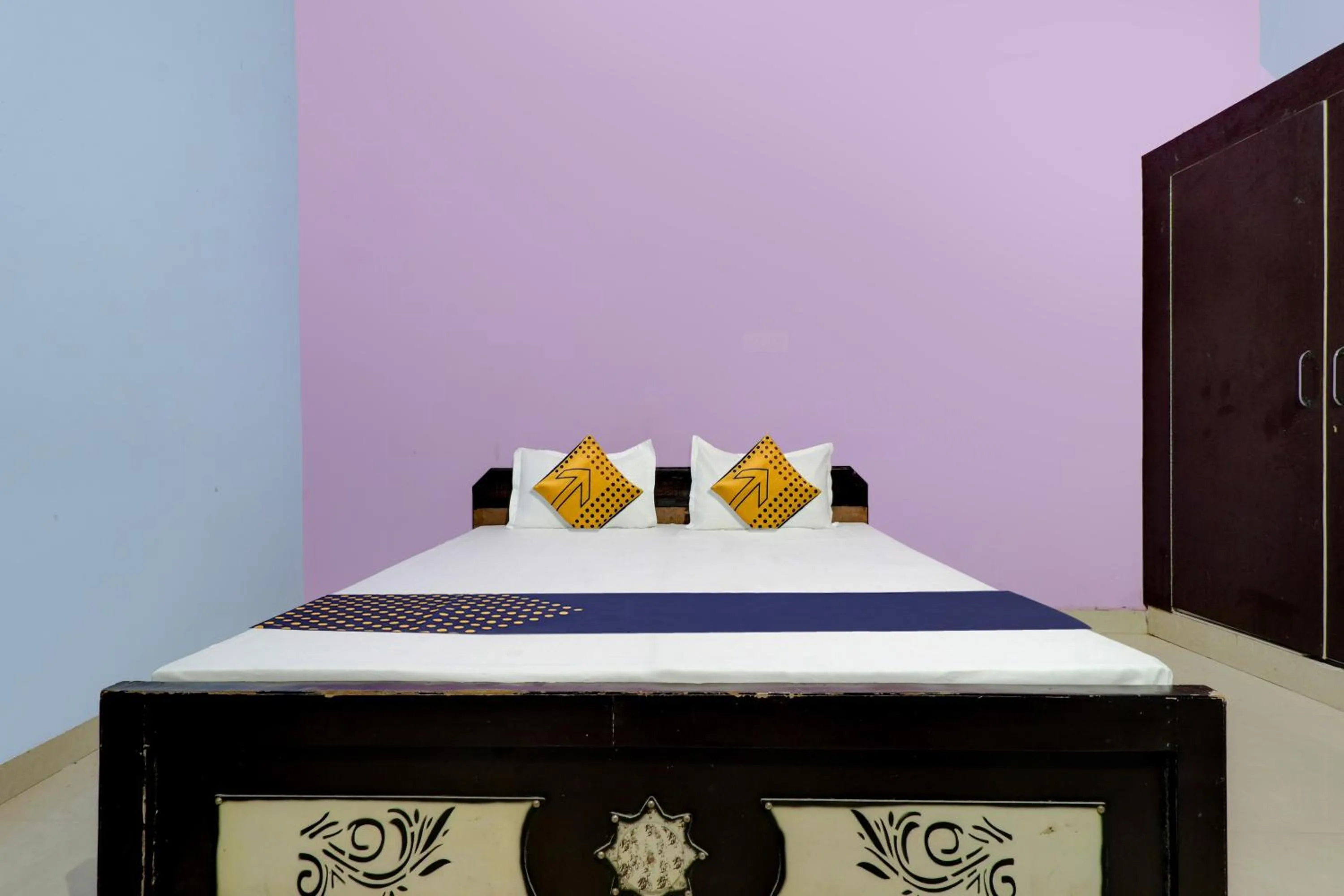 Bedroom in Hotel O Chaudhary Guest House