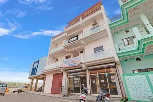 Facade/entrance in Hotel O Chaudhary Guest House