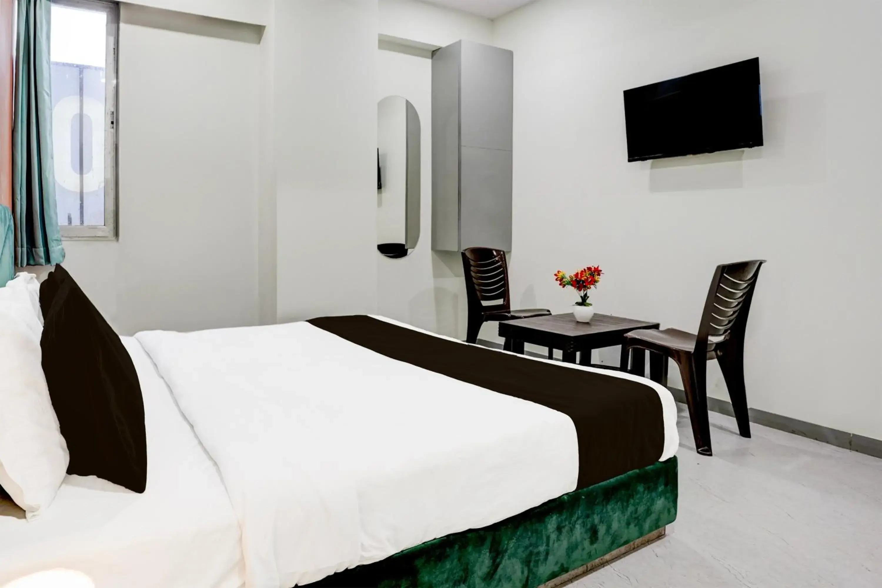 Classic Triple Room - single occupancy in Collection O Adajan Formerly Hotel Sky Palace Classic Triple Room - single occupancy in Collection O Adajan Formerly Hotel Sky Palace