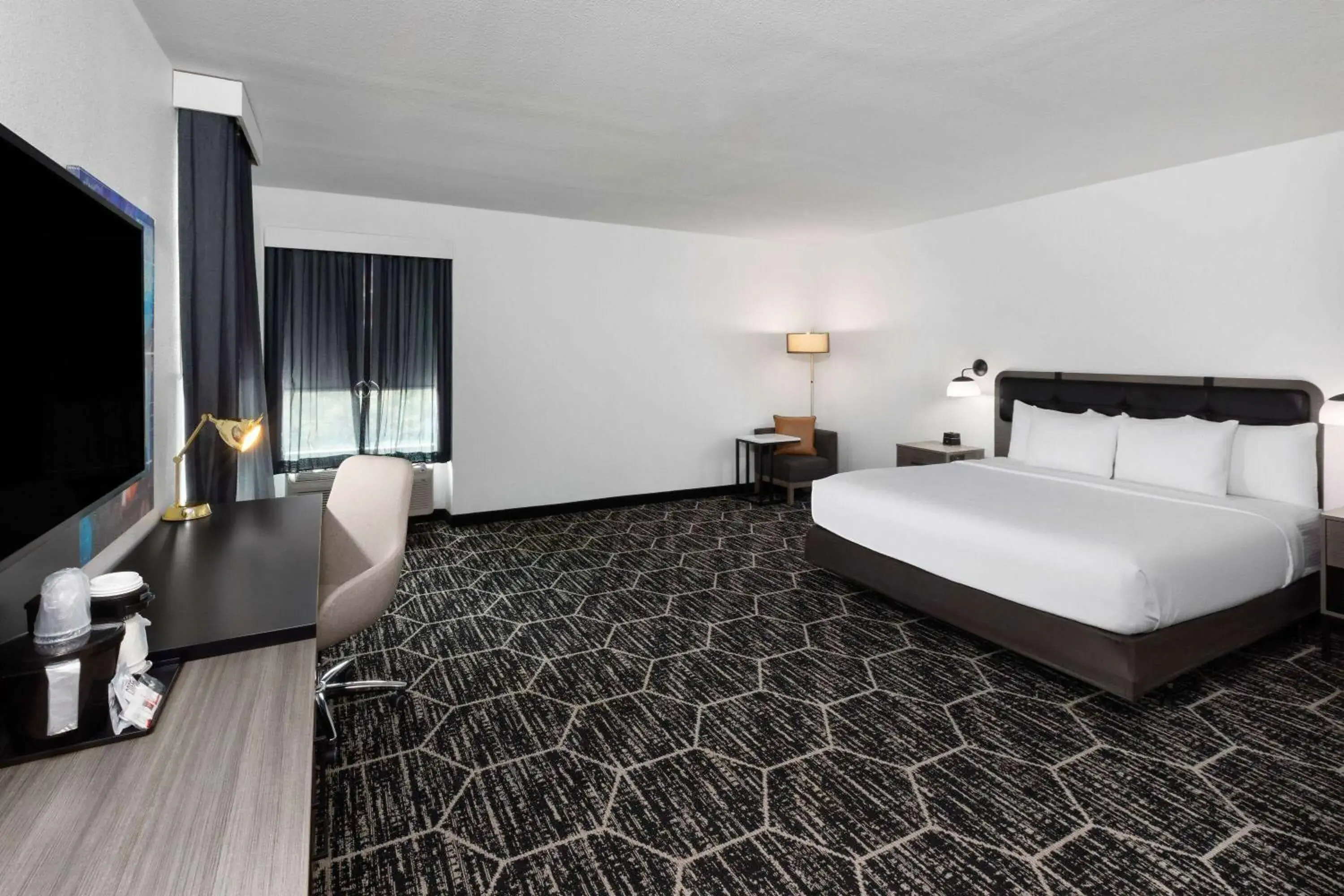 King Suite - Mobility Access/Non-Smoking in La Quinta Inn & Suites by Wyndham Austin Parmer Tech Ridge King Suite - Mobility Access/Non-Smoking in La Quinta Inn & Suites by Wyndham Austin Parmer Tech Ridge