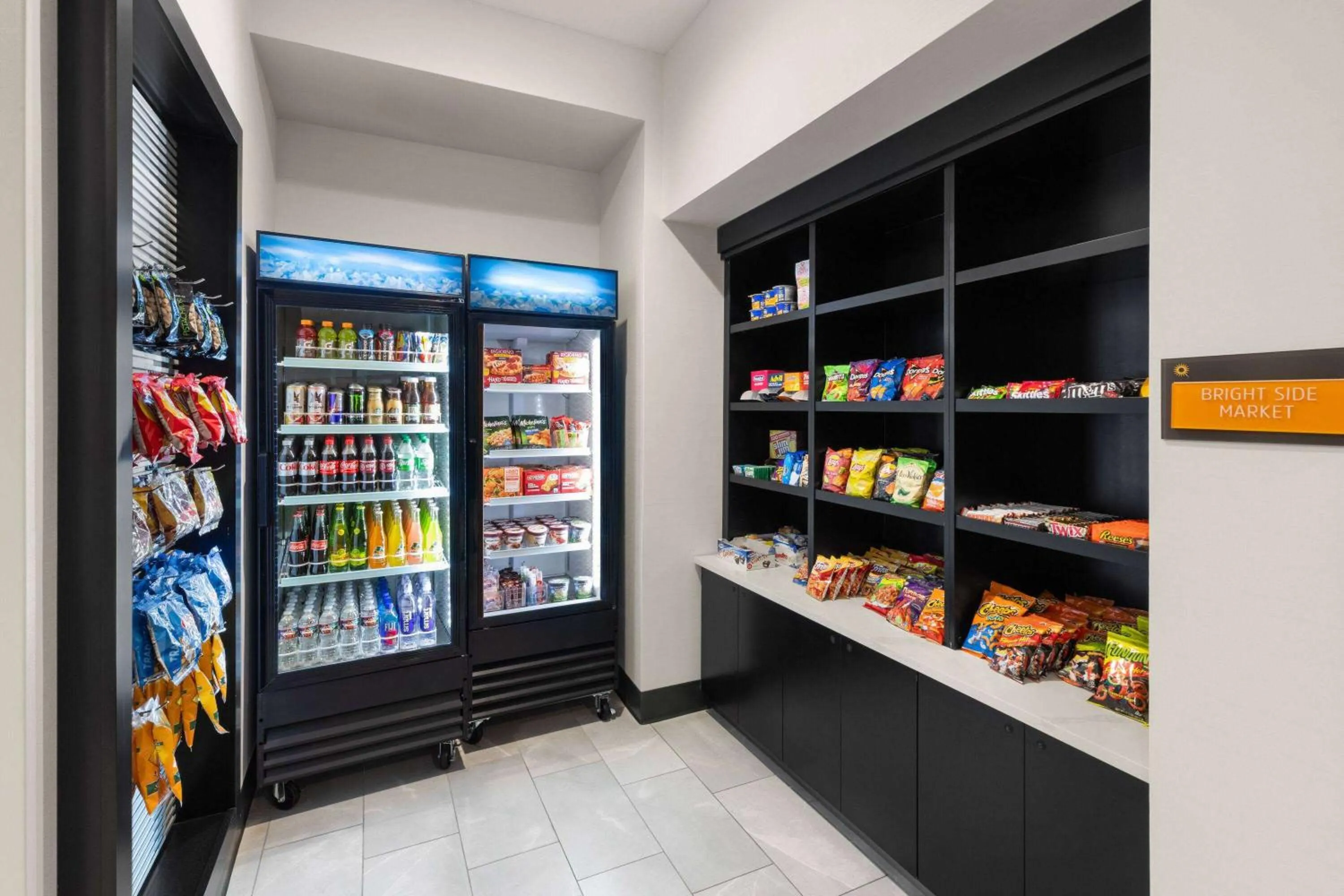 Food and drinks in La Quinta Inn & Suites by Wyndham Austin Parmer Tech Ridge