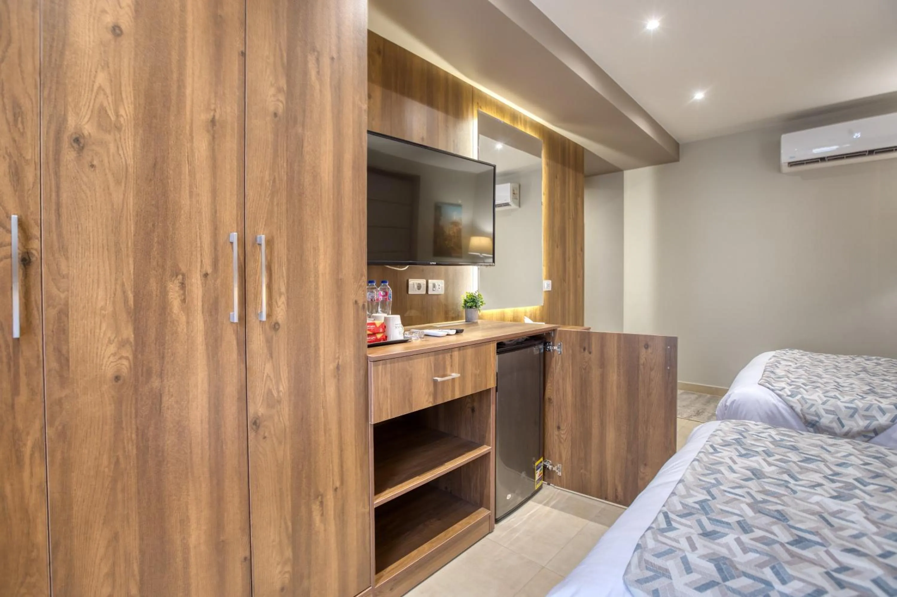 oven, Bed in Nozol Pyramids Hotel and Spa