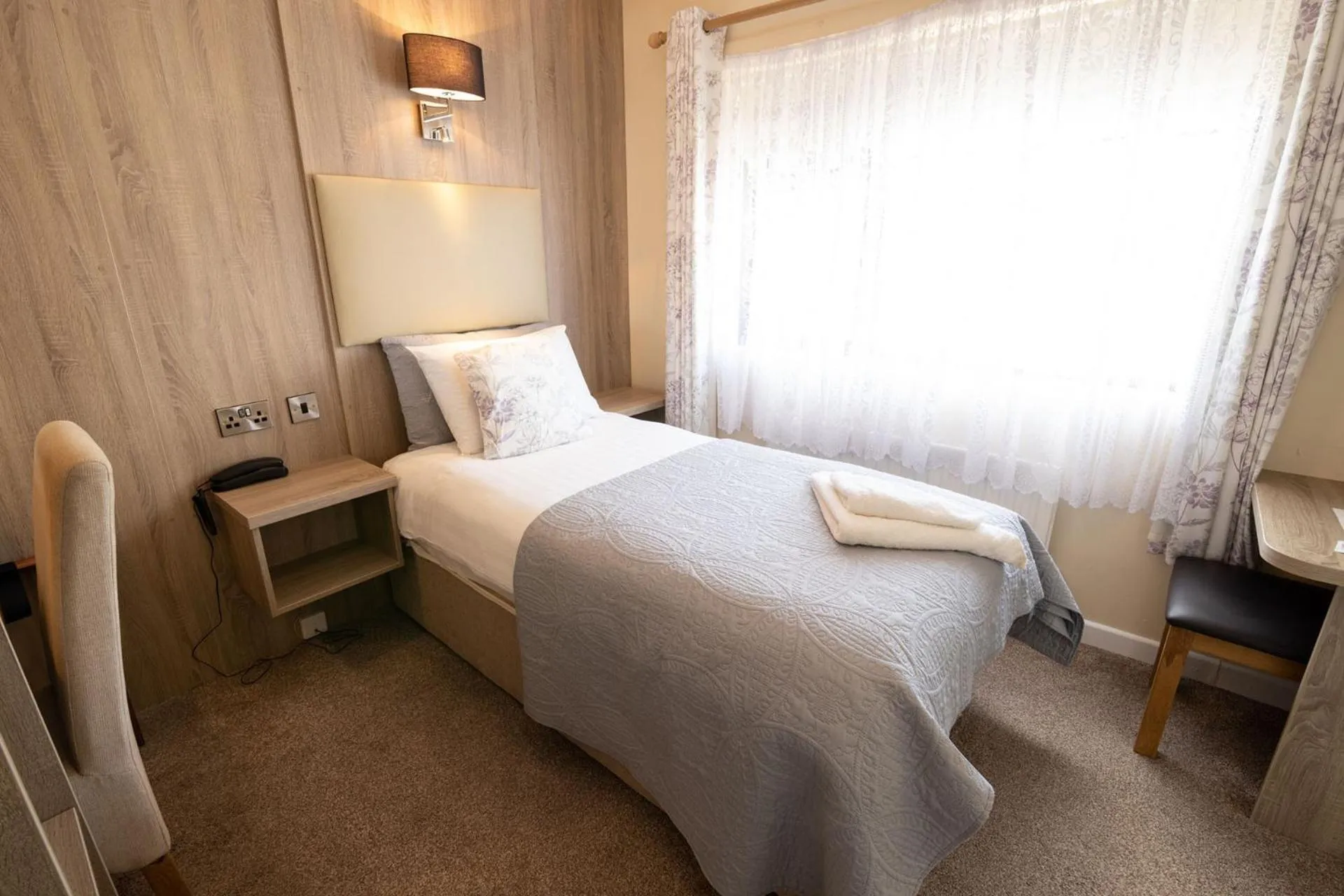 Photo of the whole room, Bed in Station House Bed & Breakfast