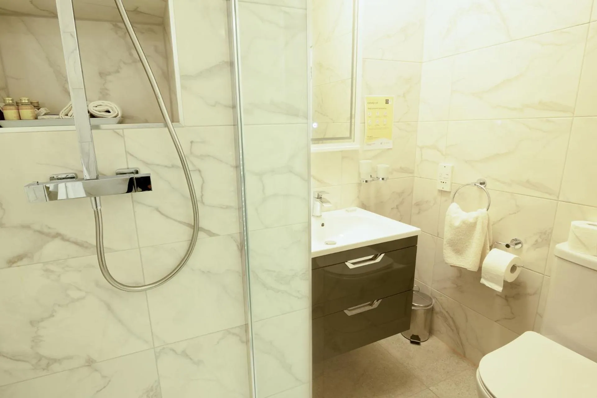 Bathroom in Station House Bed & Breakfast