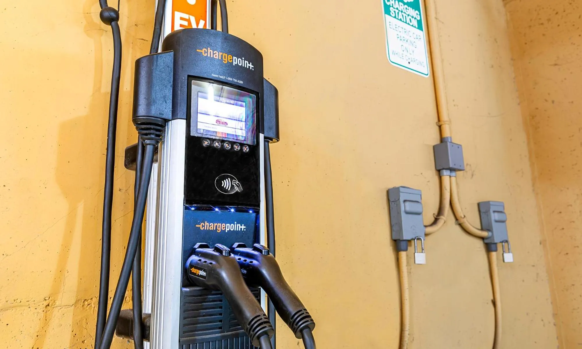 Parking in Mizner Place at Weston Town Center, Fort Lauderdale