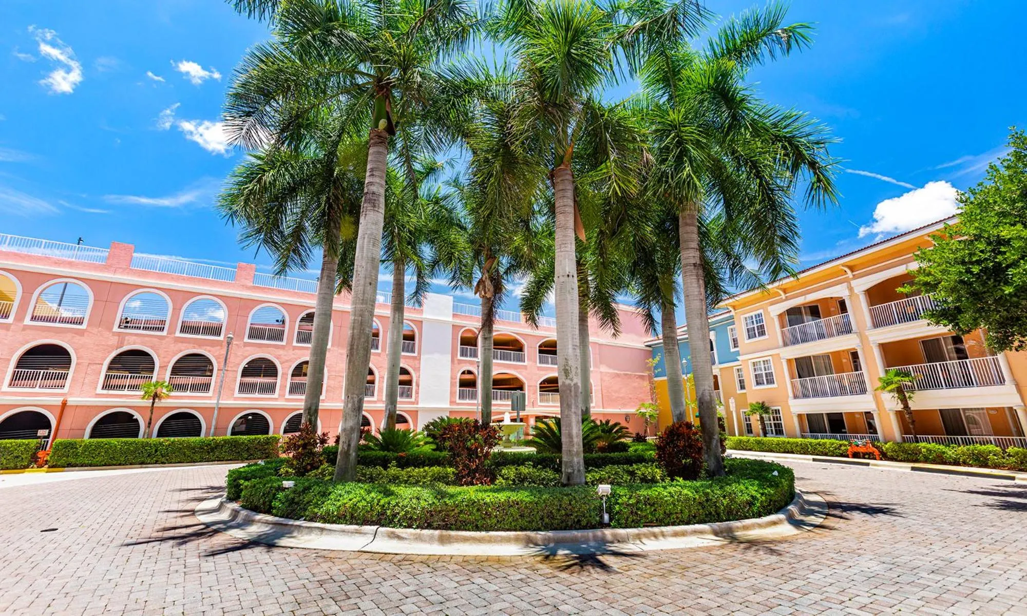 Property building in Mizner Place at Weston Town Center, Fort Lauderdale